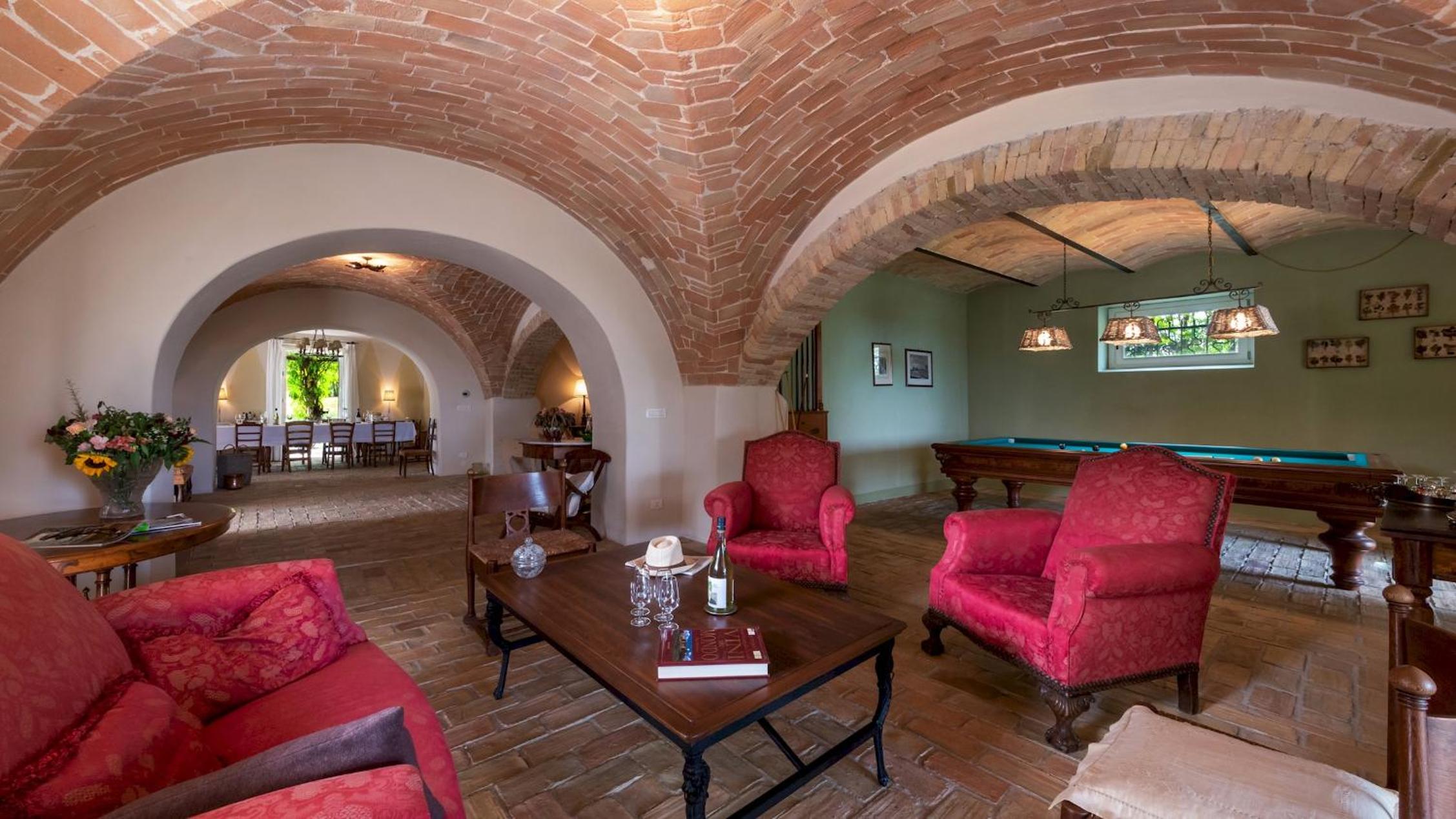 Five-Bedroom Villa photo 1