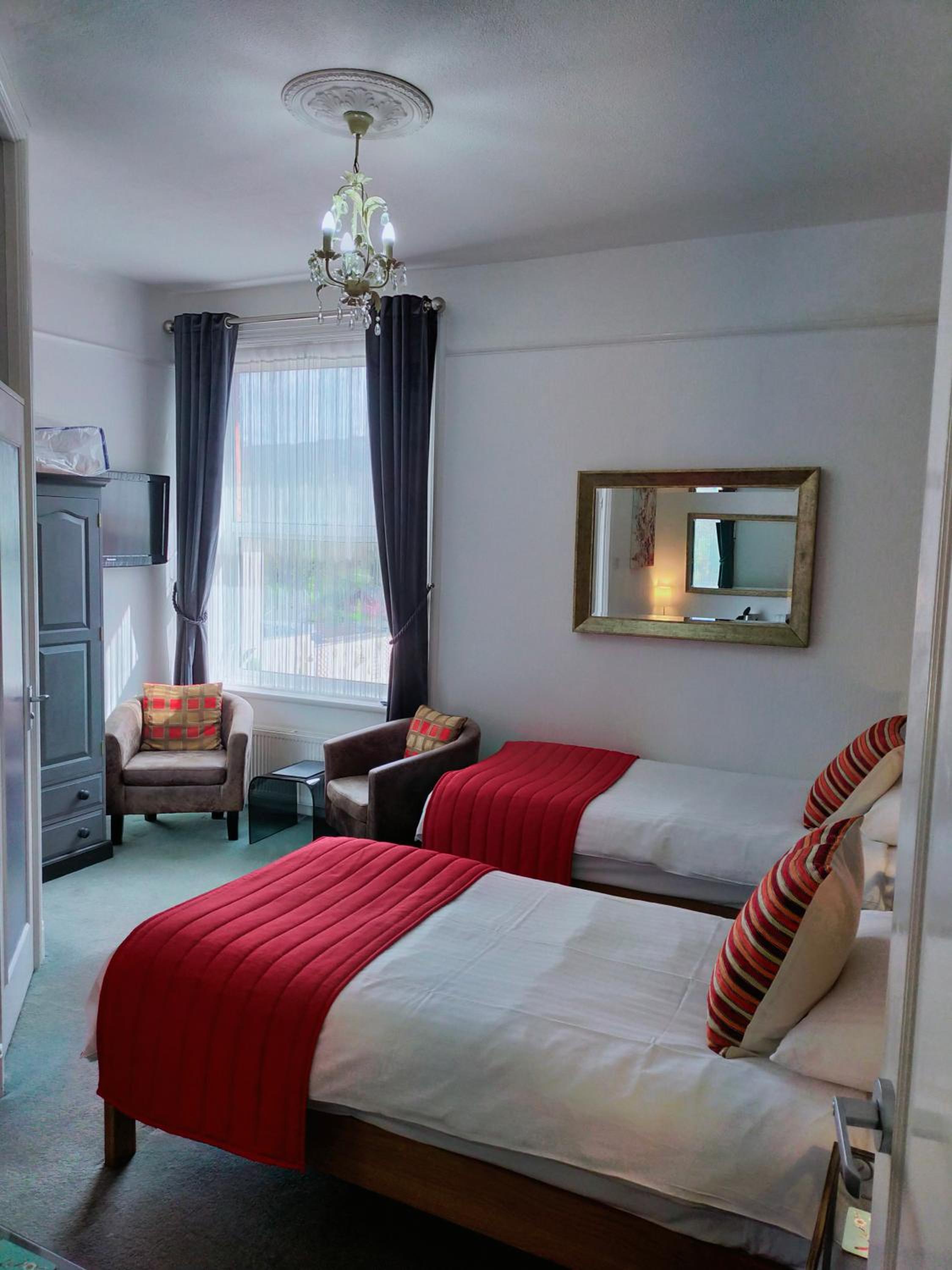 Standard Twin Room photo 2