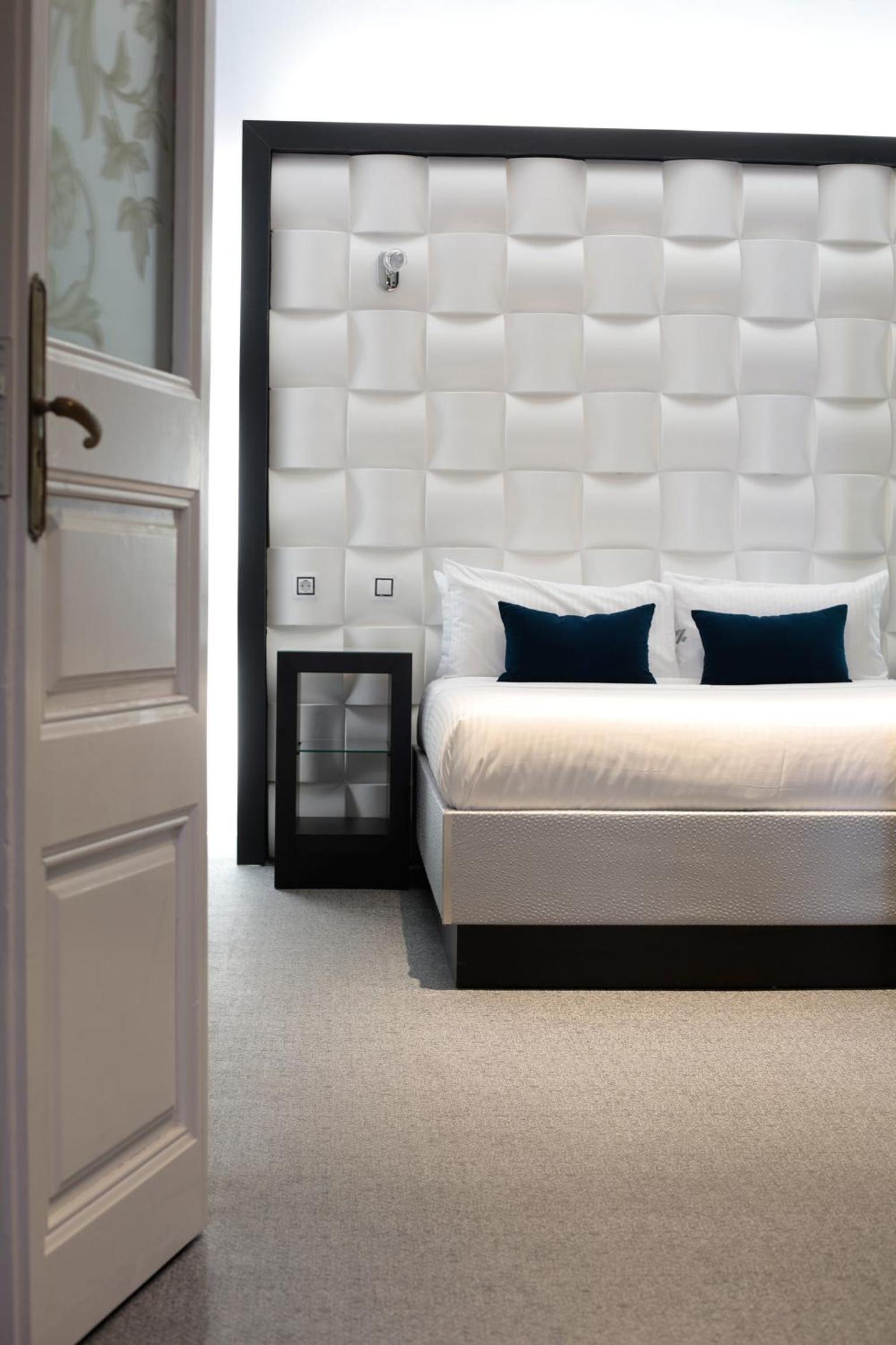 Basic Double Room photo 3