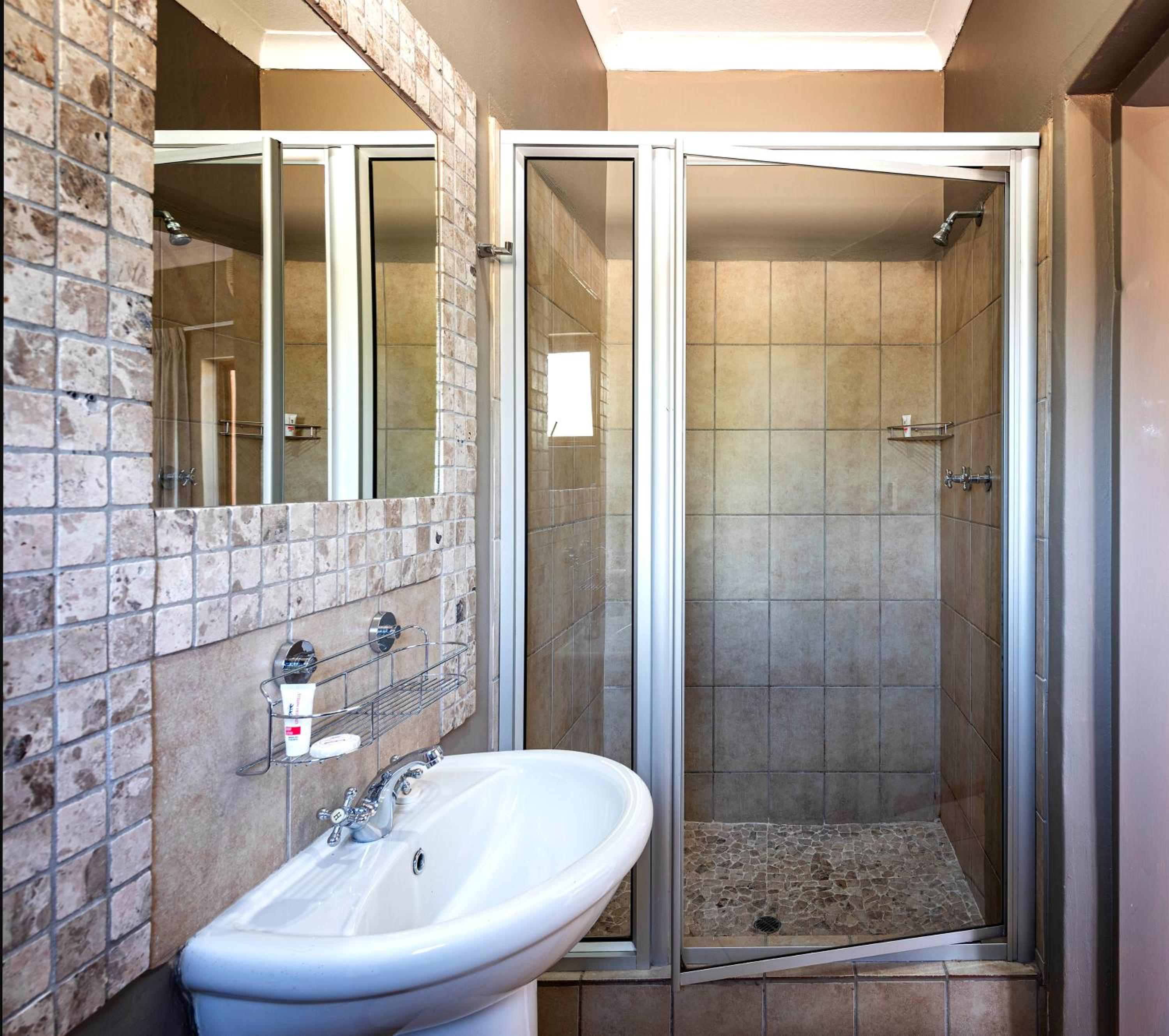 Twin/Double Room - Photo 2