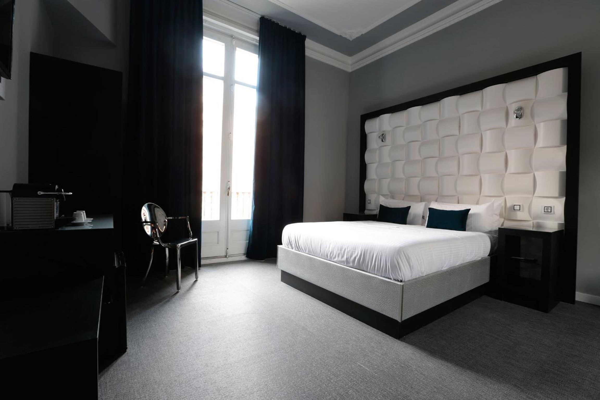 Double Room with Balcony photo 3