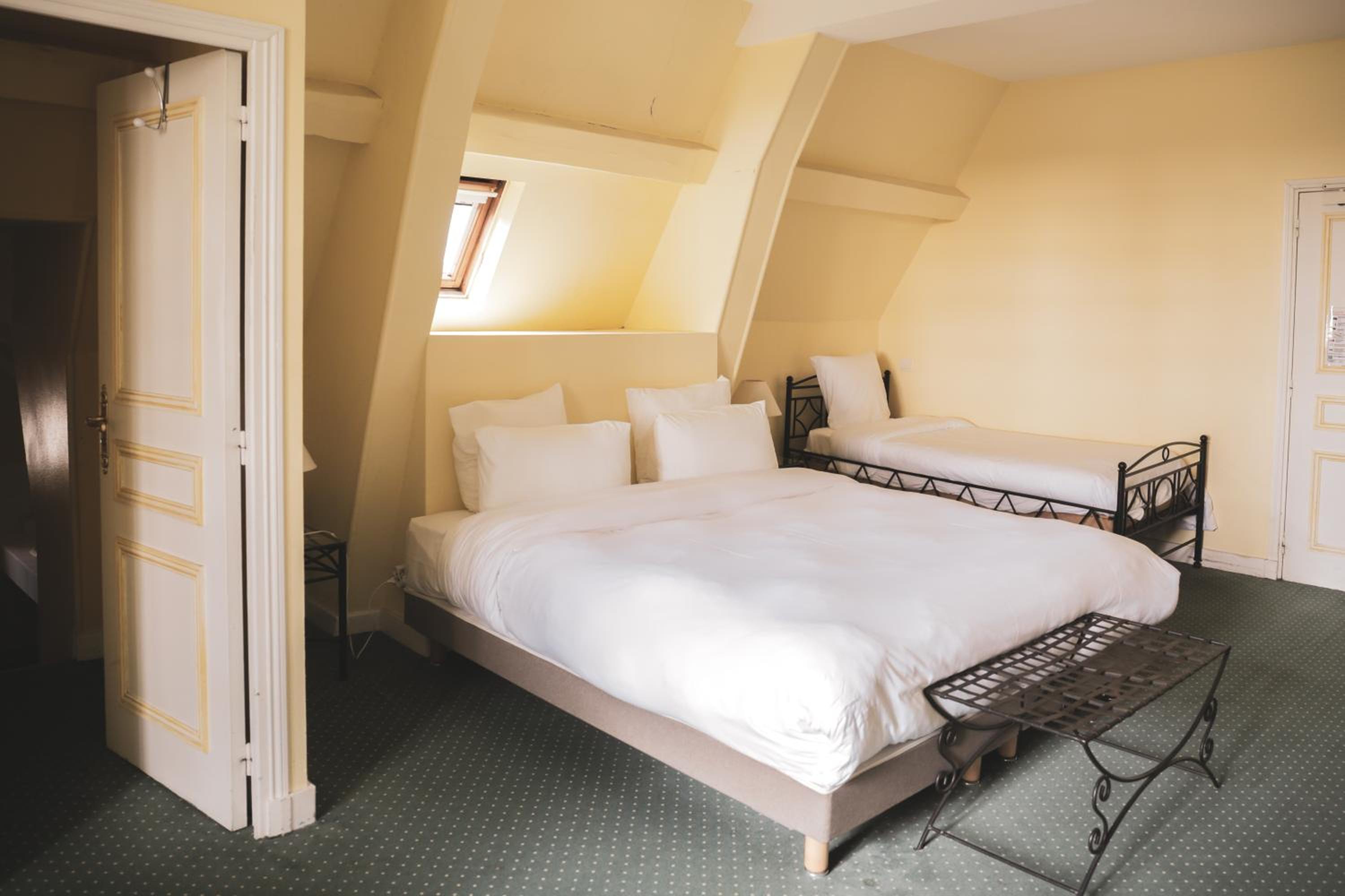 Classic Quadruple Room - Photo 7