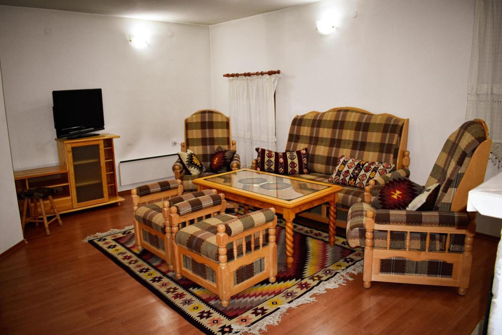 Apartment photo 1