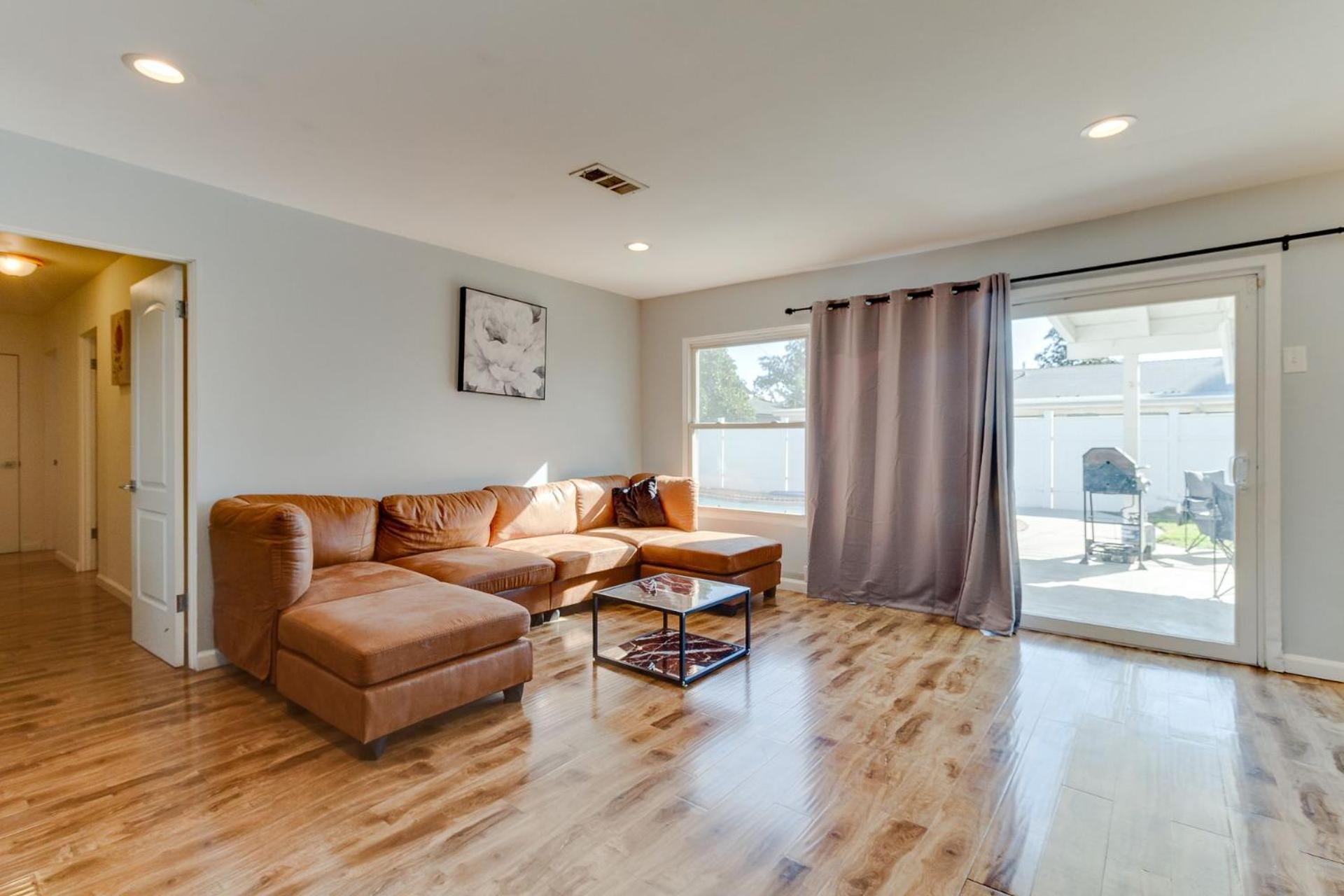 Four-Bedroom House photo 1