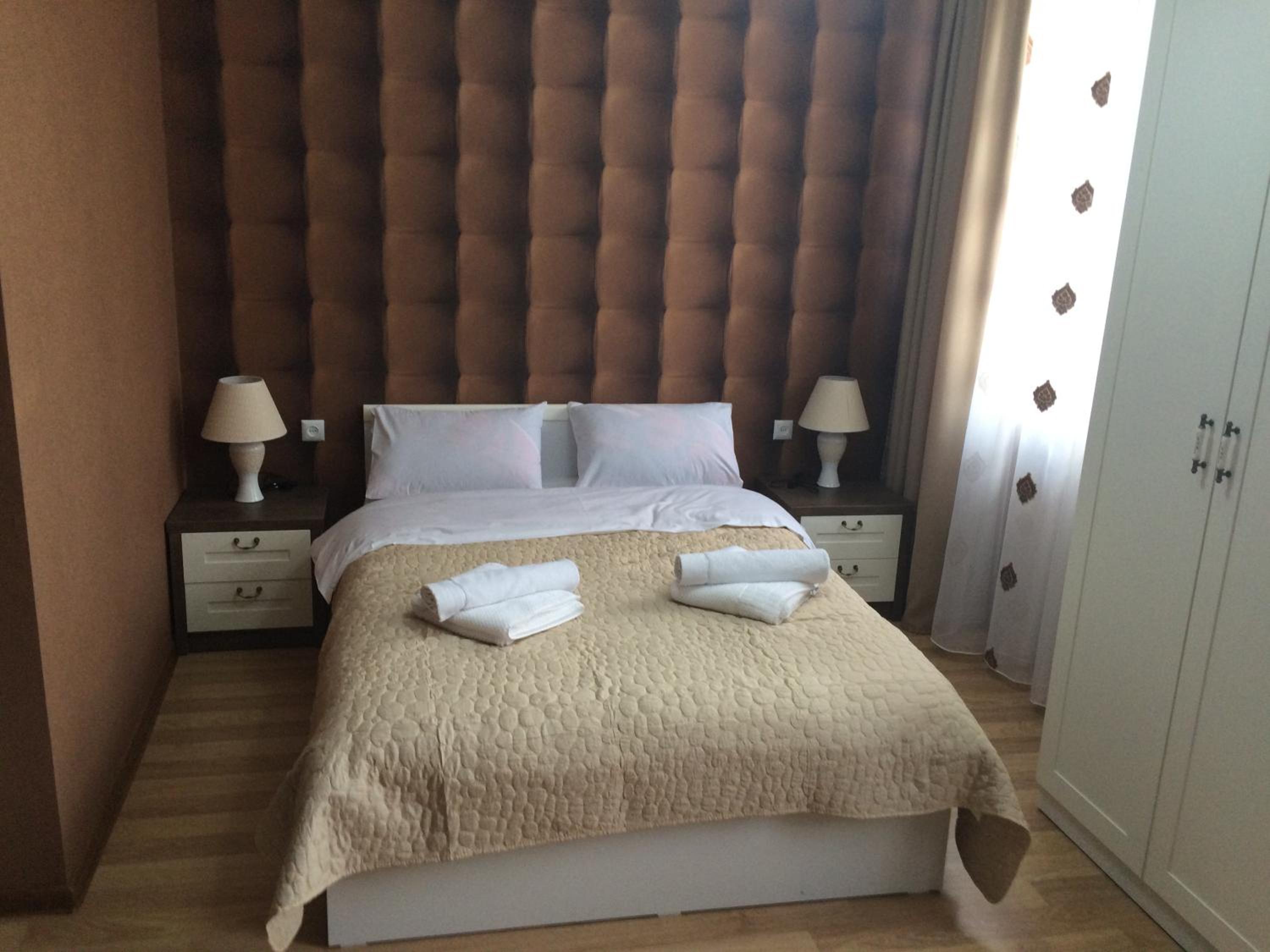 Standard Family Room - Photo 6