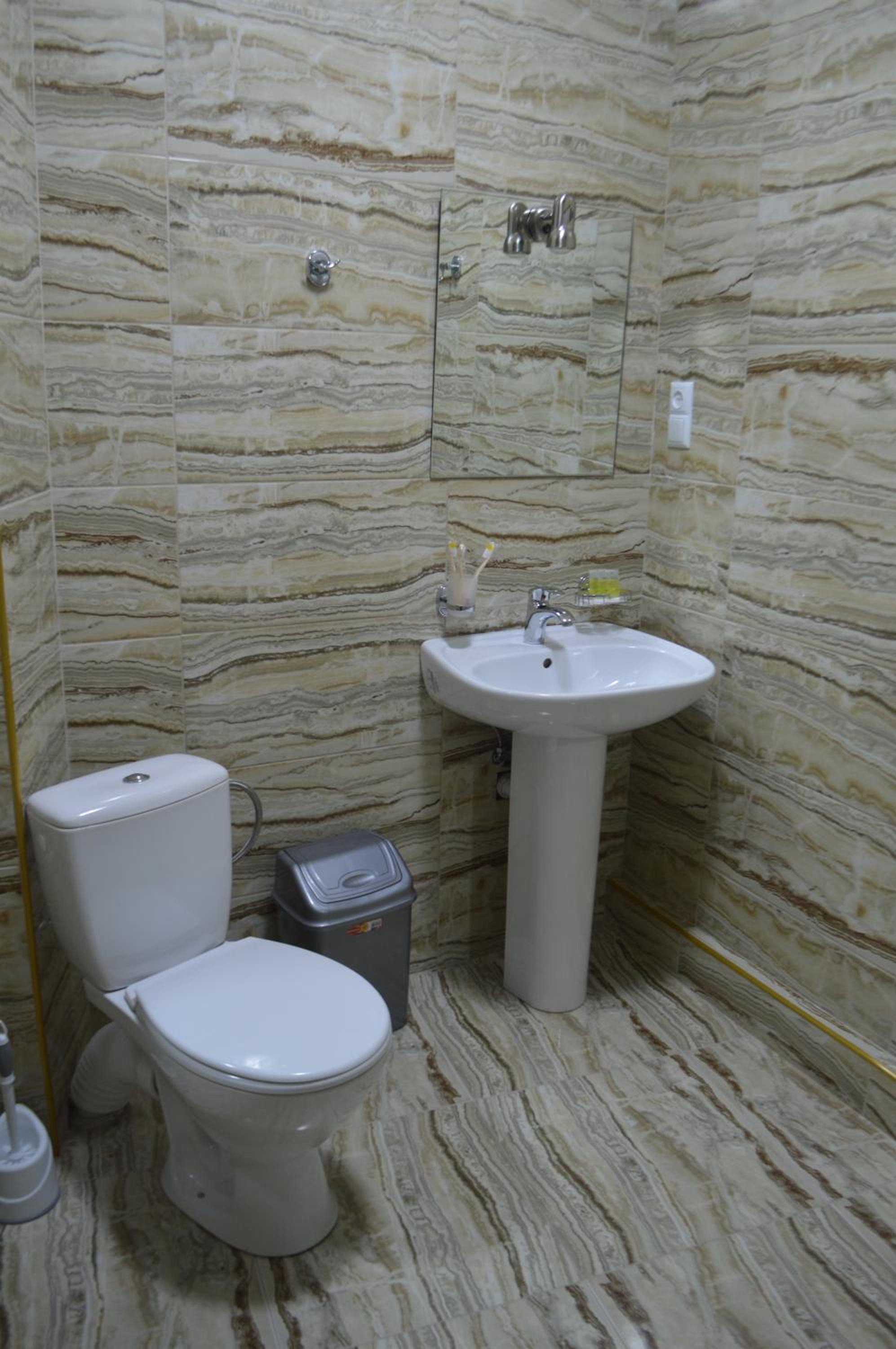 Standard Family Room - Photo 5