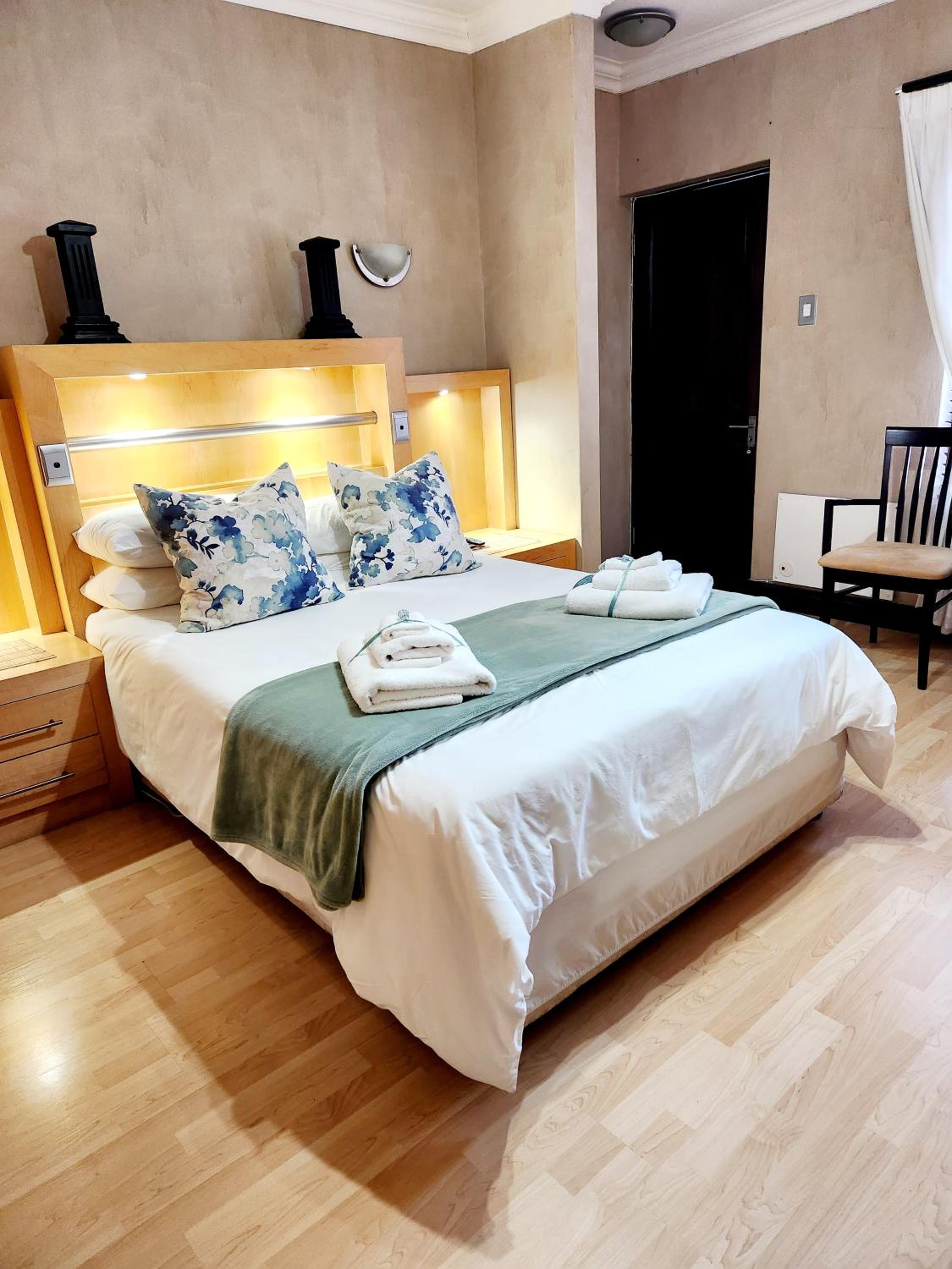 Double Room with Private Bathroom photo 1