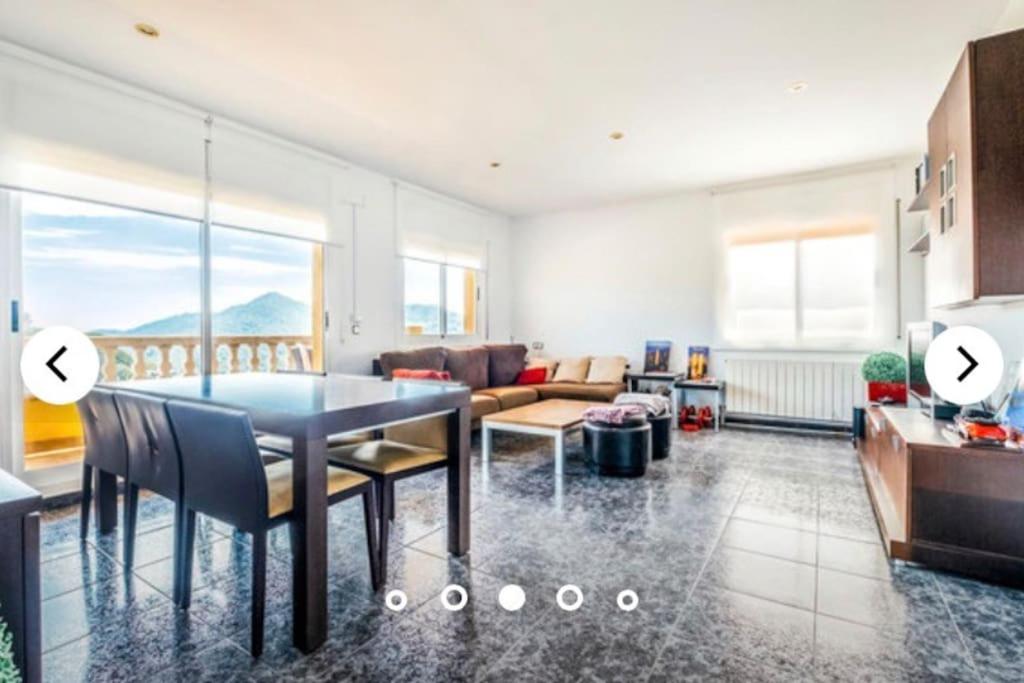 Four-Bedroom House photo 2