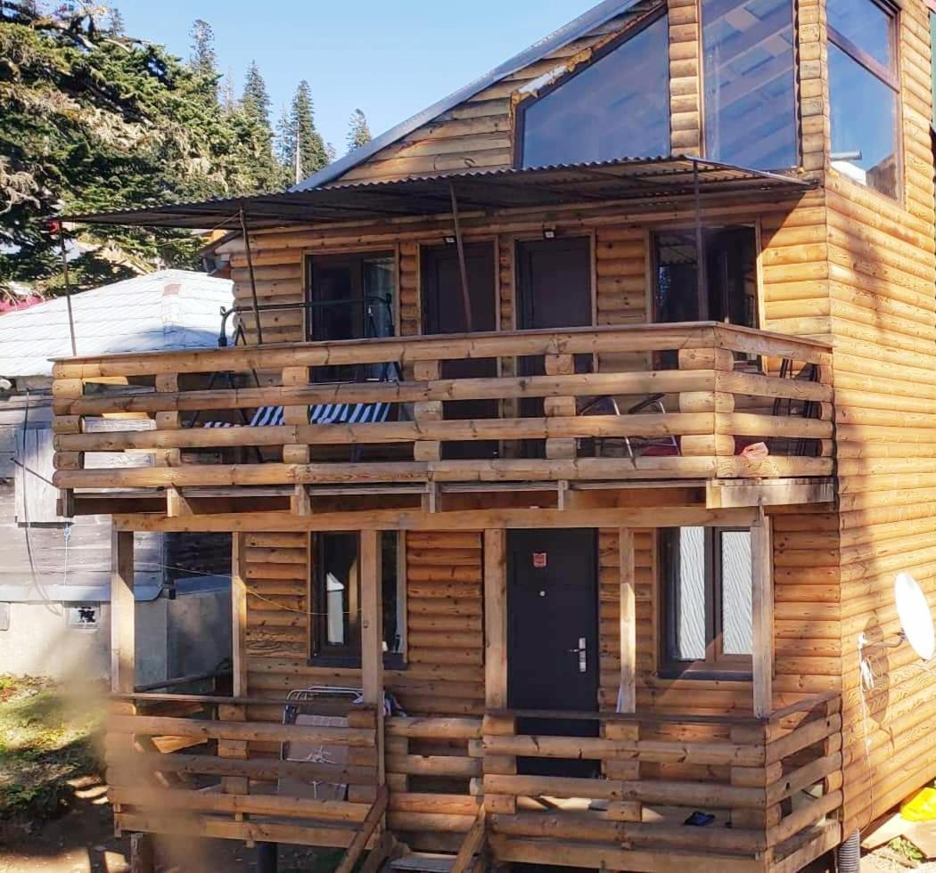 Three-Bedroom House photo 2