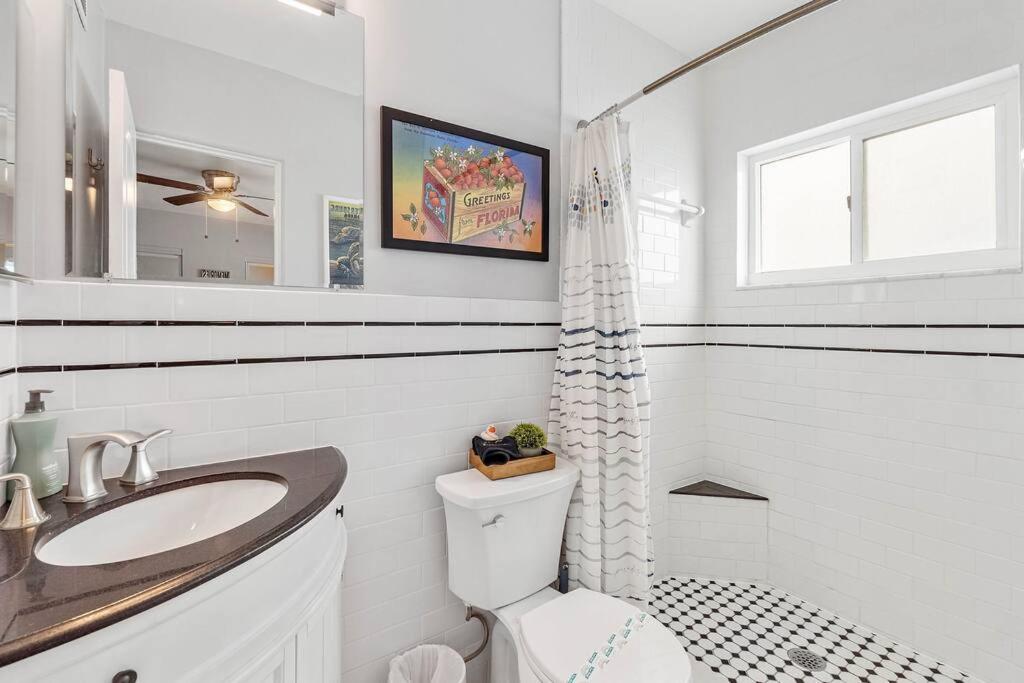 Three-Bedroom House photo 2
