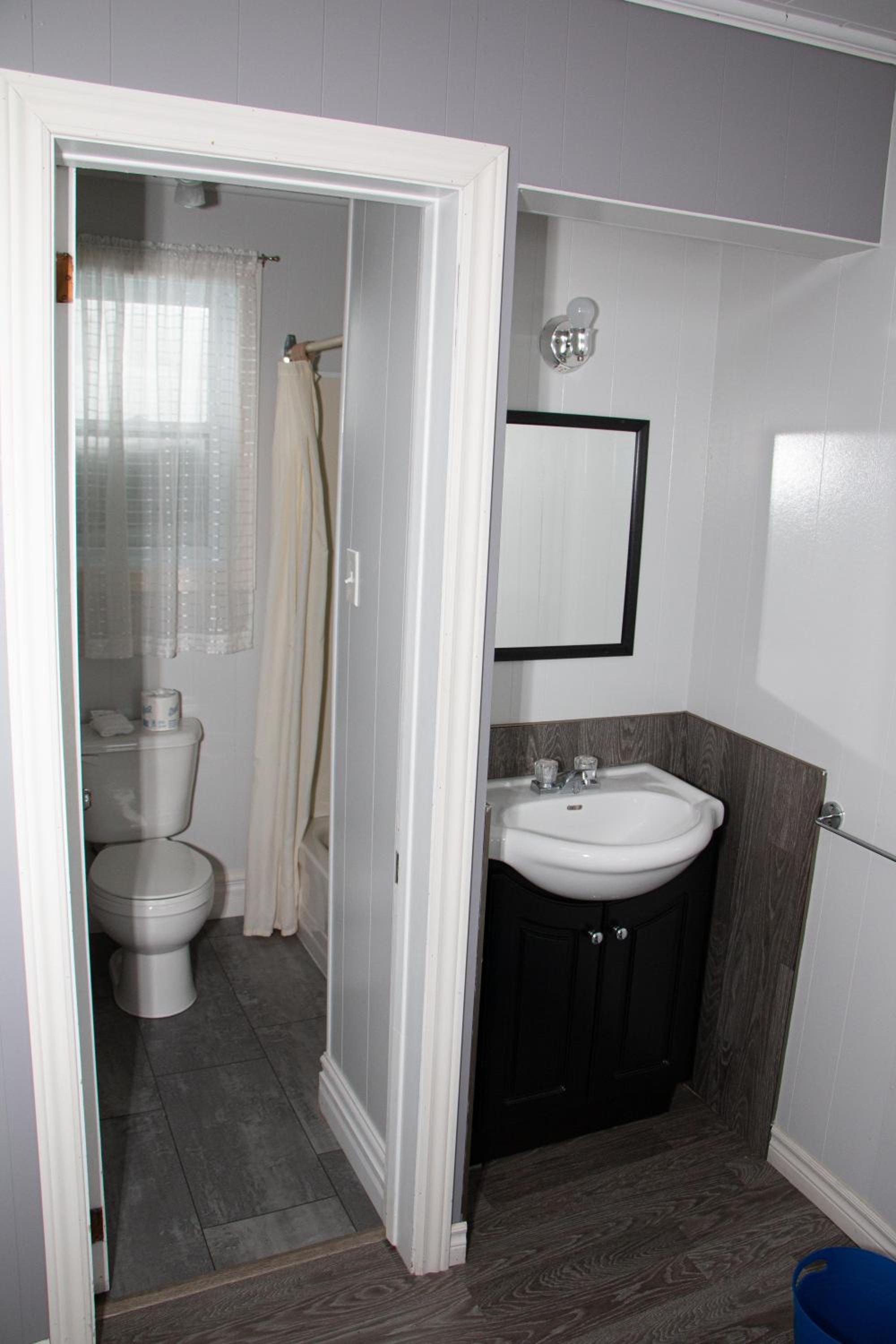 Standard Triple Room with Sea View - Photo 5
