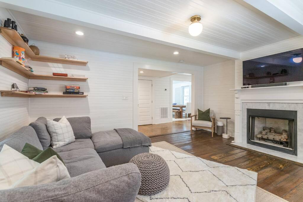 Three-Bedroom House photo 1