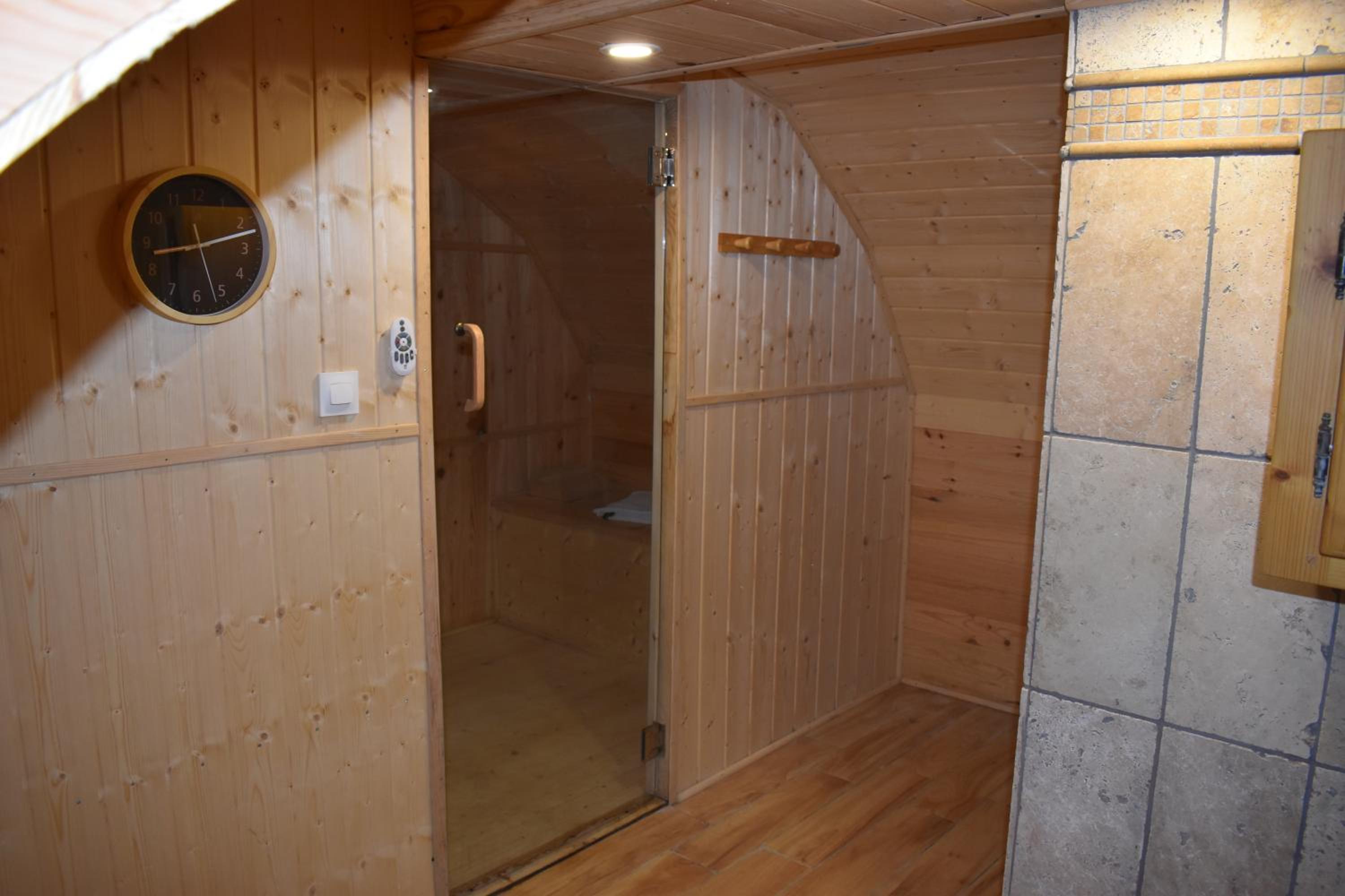 Double Room with Garden View - Photo 3