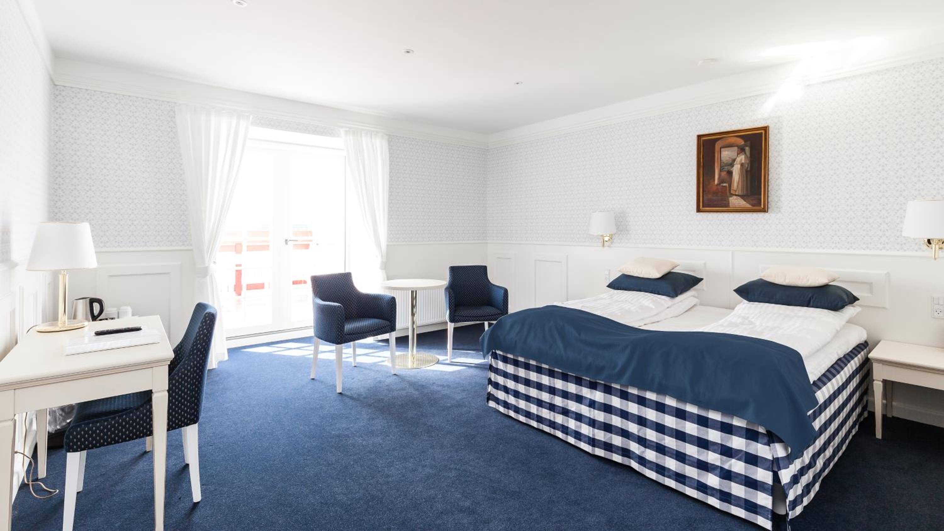 Deluxe Double Room with Balcony photo 1
