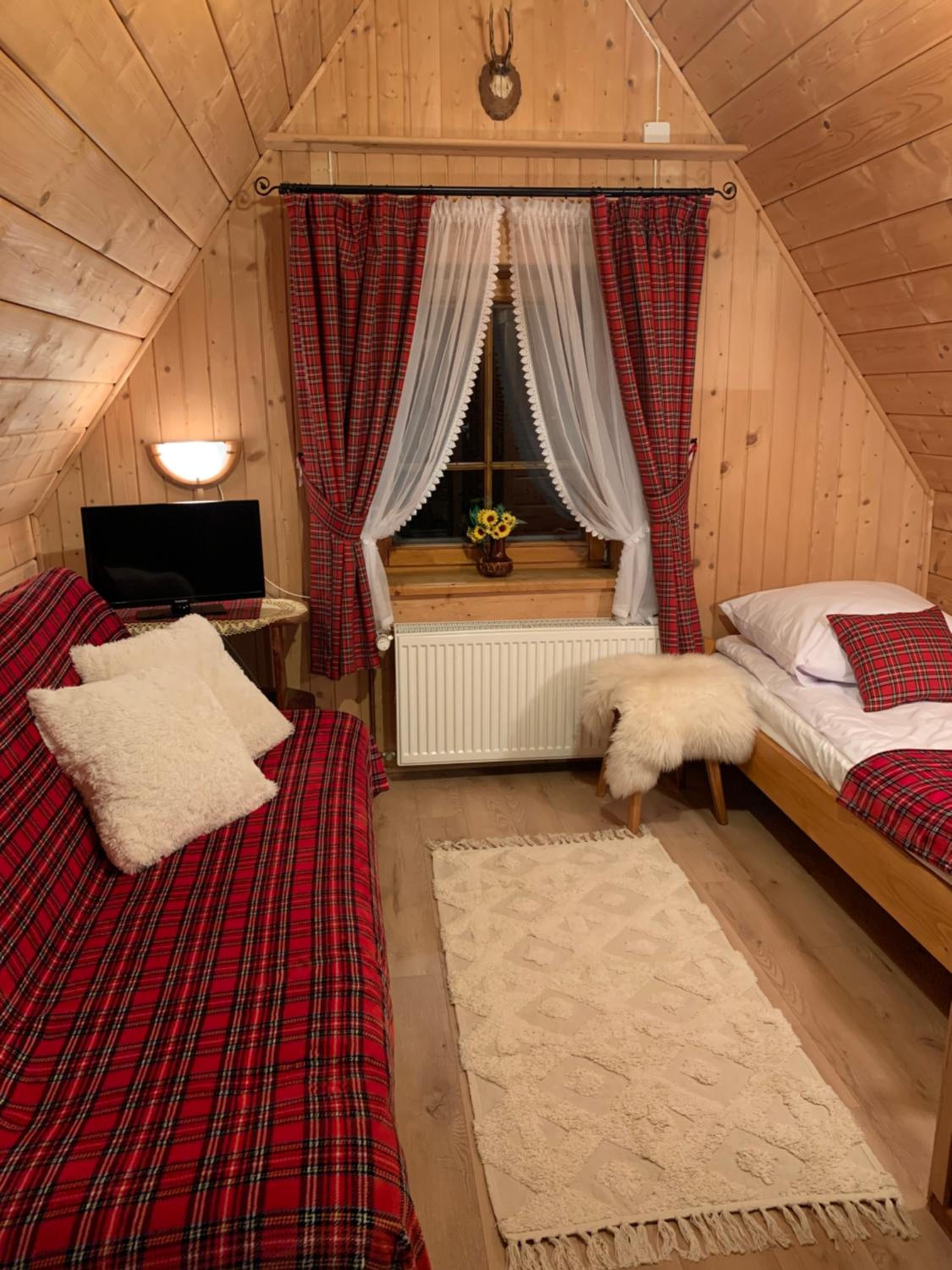 Twin Room with Private Bathroom photo 2
