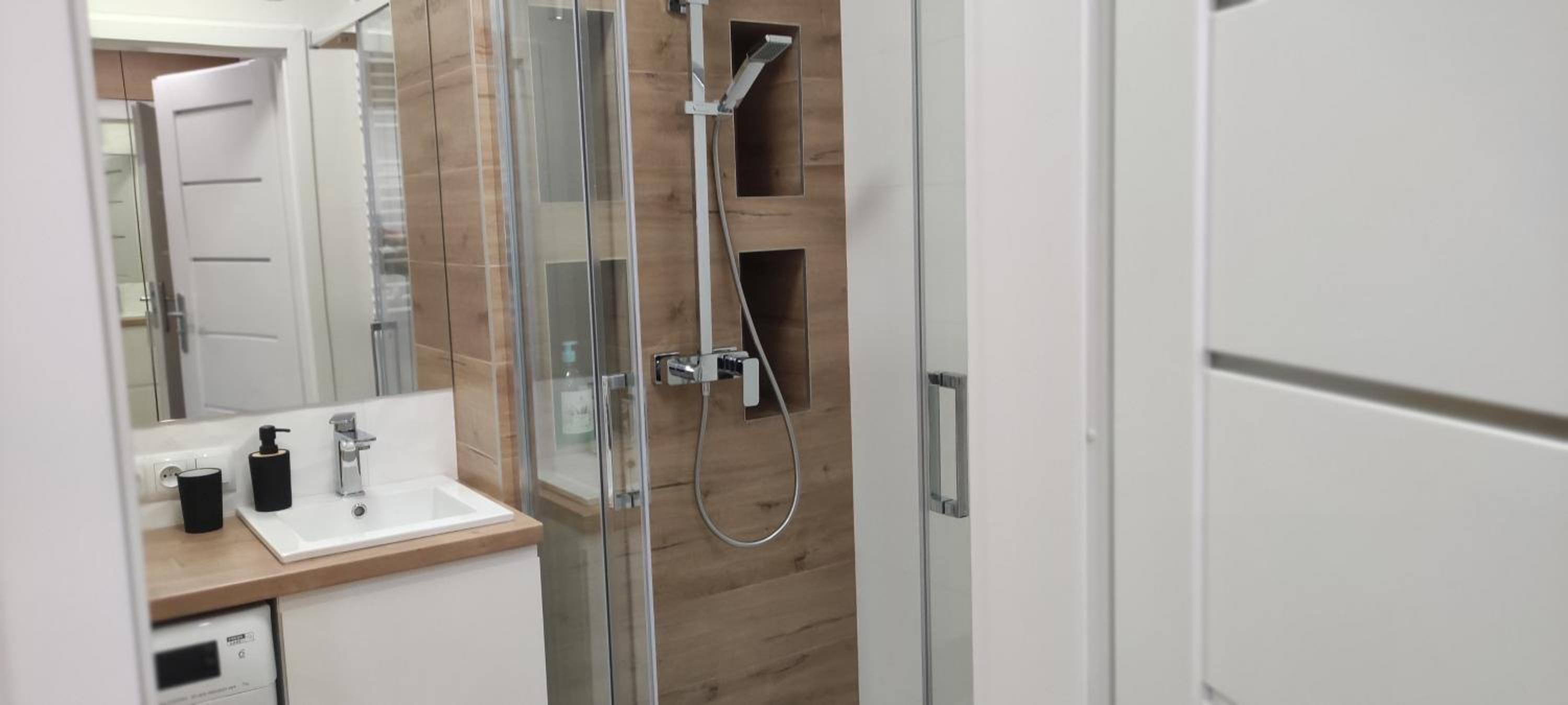 One-Bedroom Apartment - Photo 9