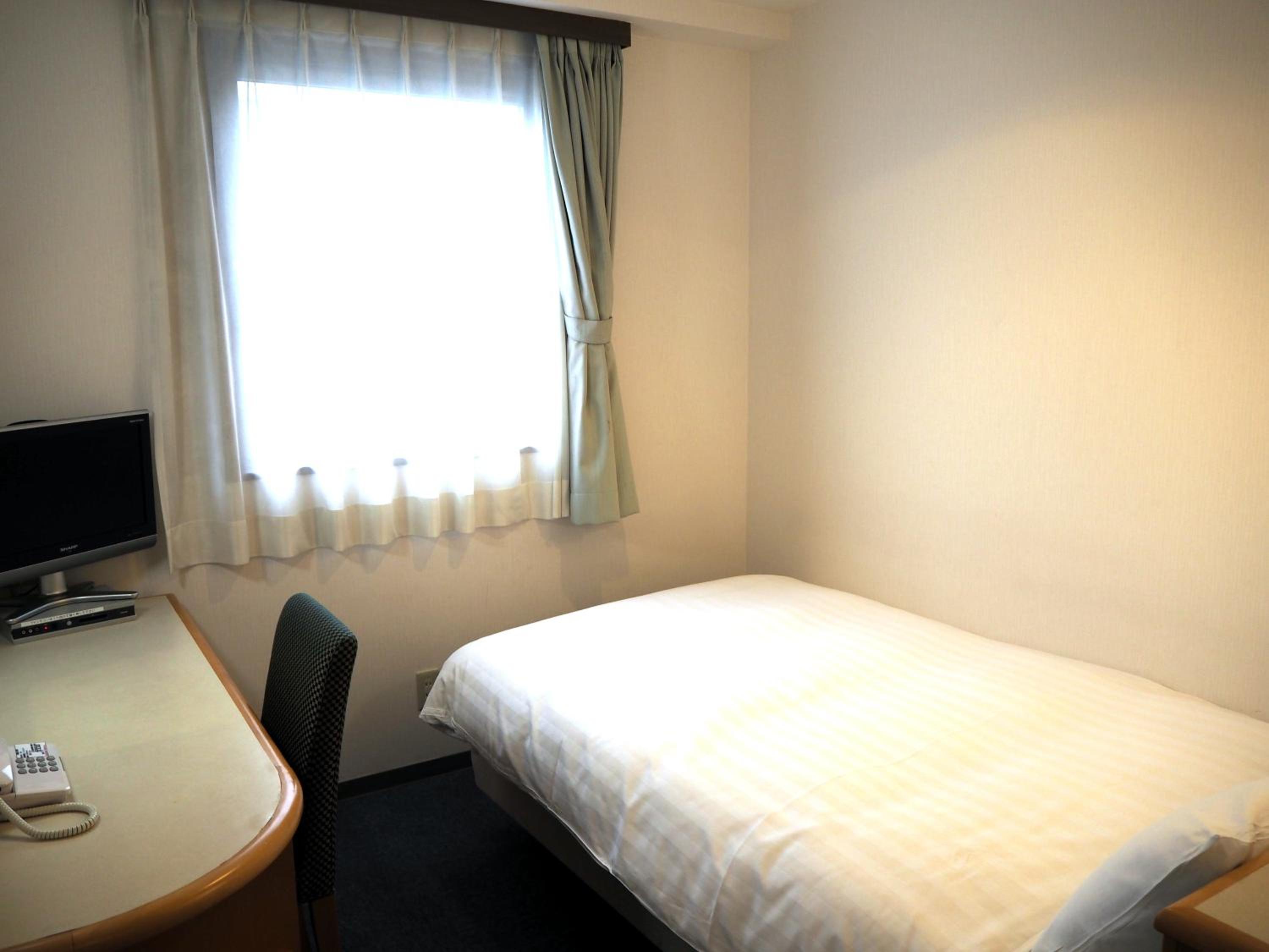 Small Double Room - Non-Smoking photo 1