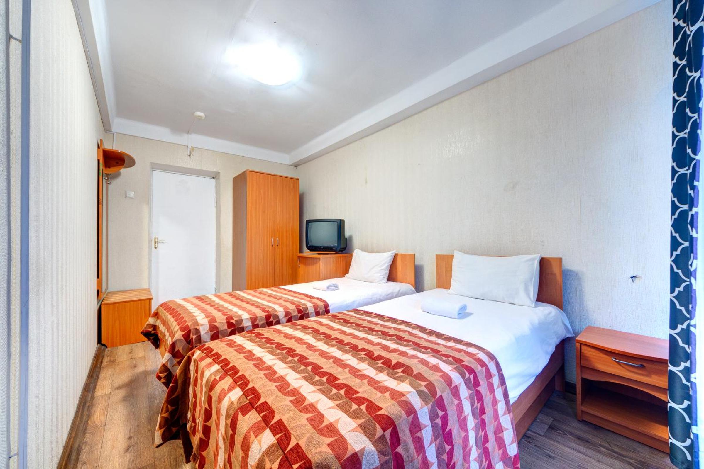 Budget Twin Room photo 2