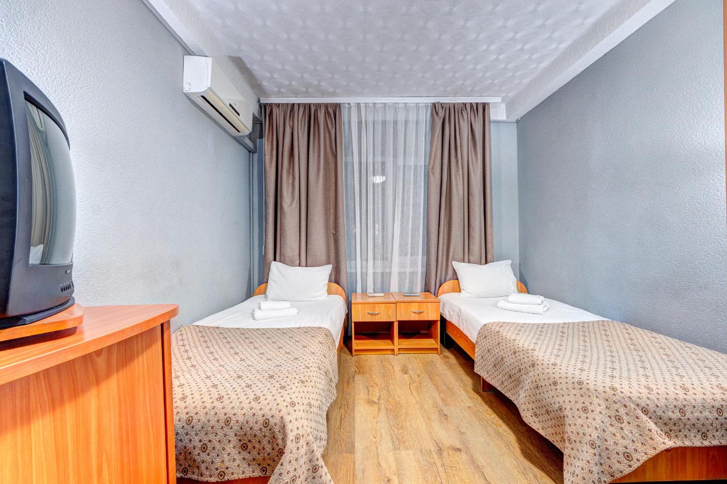 Standard Double or Twin Room photo 3