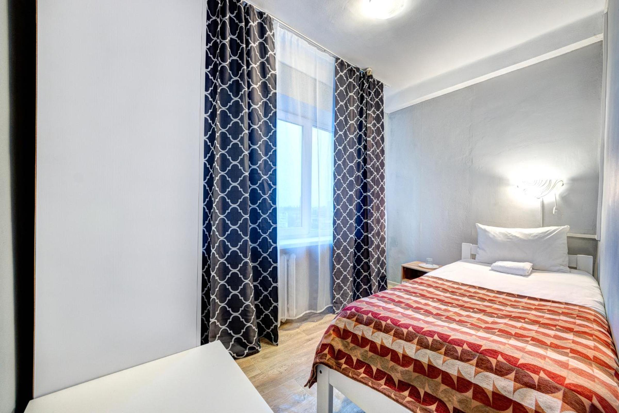 Single Room with Shared Bathroom photo 3