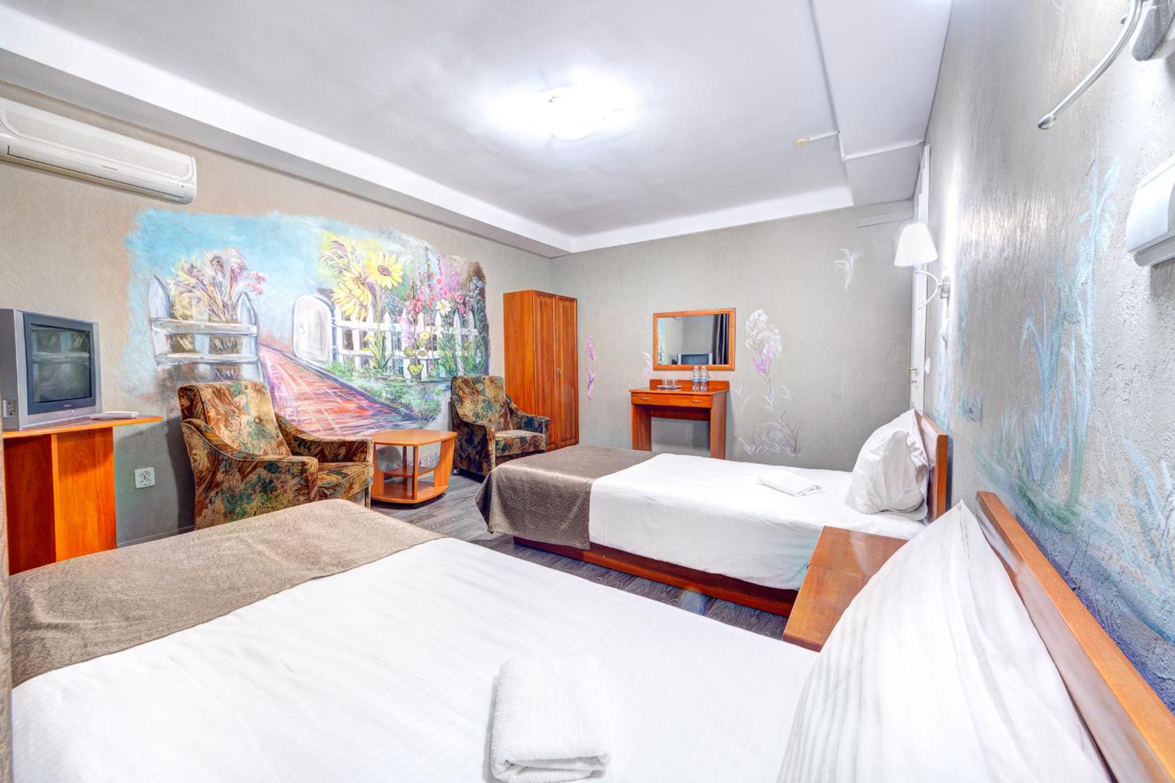 Large Twin Room photo 2