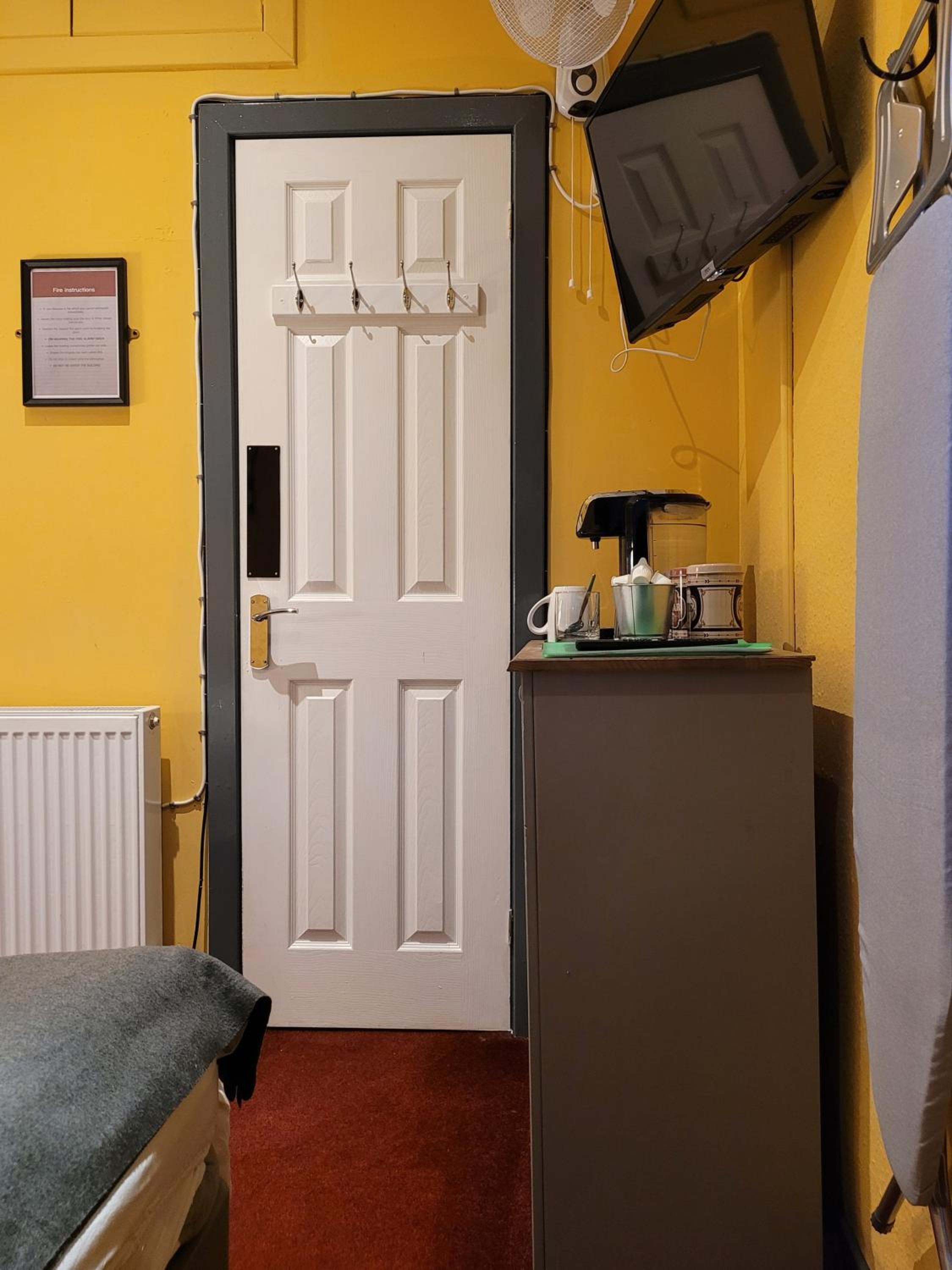 Small Double Room - Photo 8