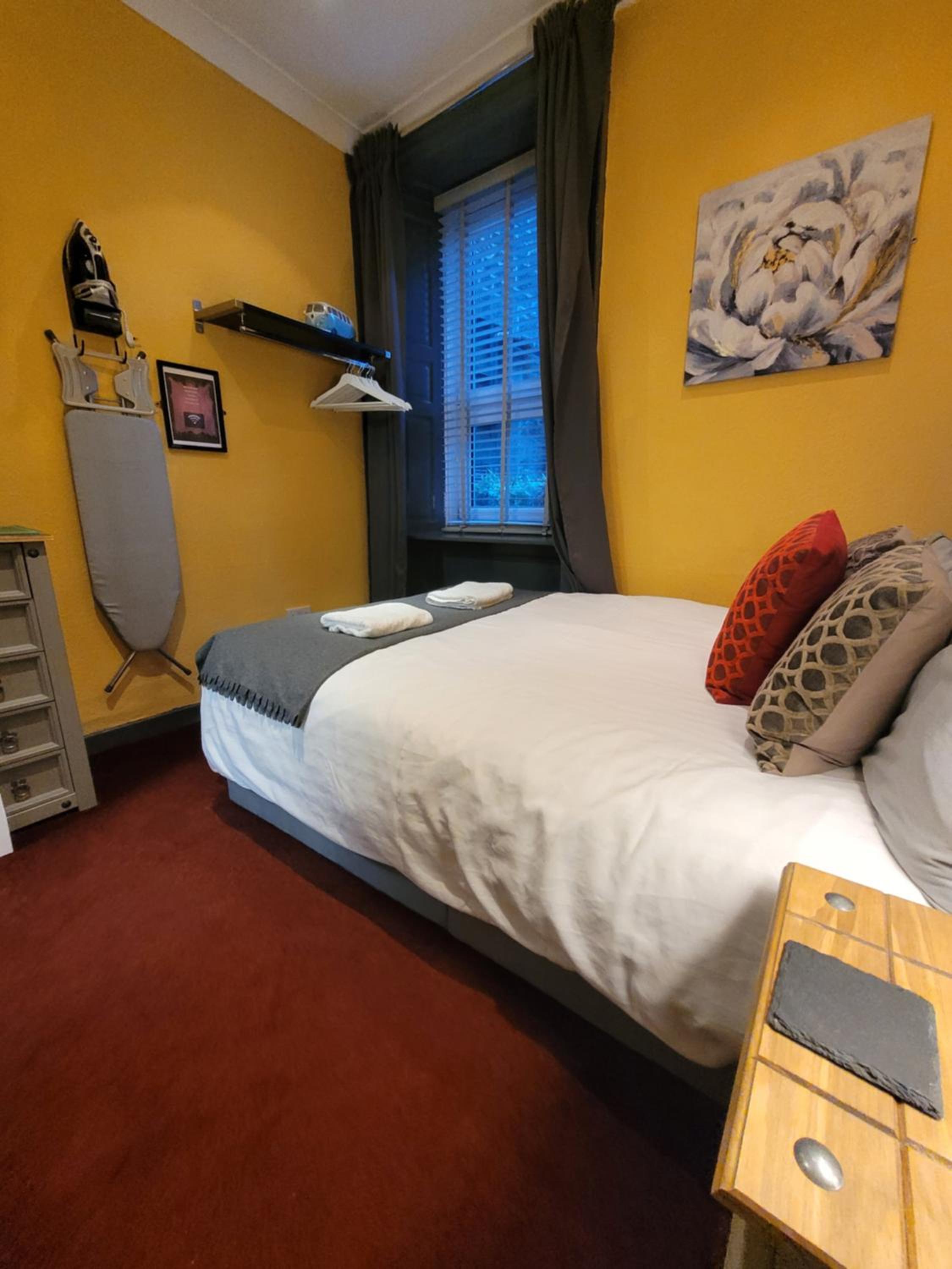 Small Double Room - Photo 2
