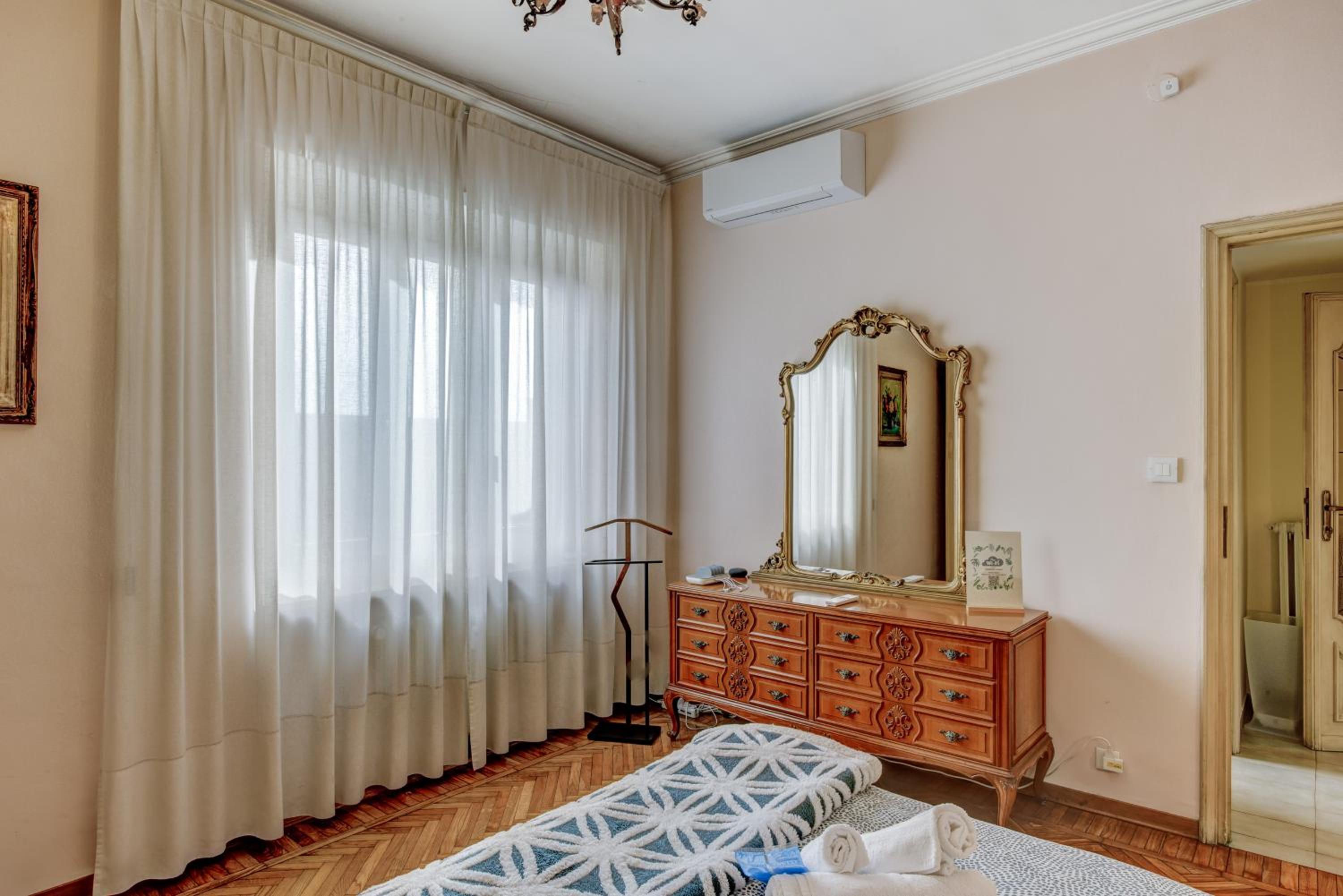 One-Bedroom Apartment - Photo 25