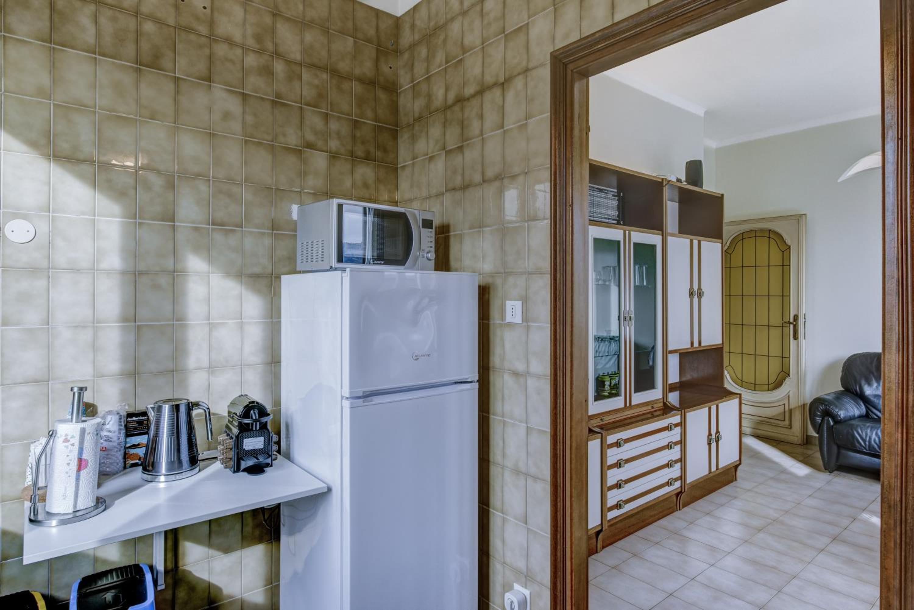 One-Bedroom Apartment - Photo 11
