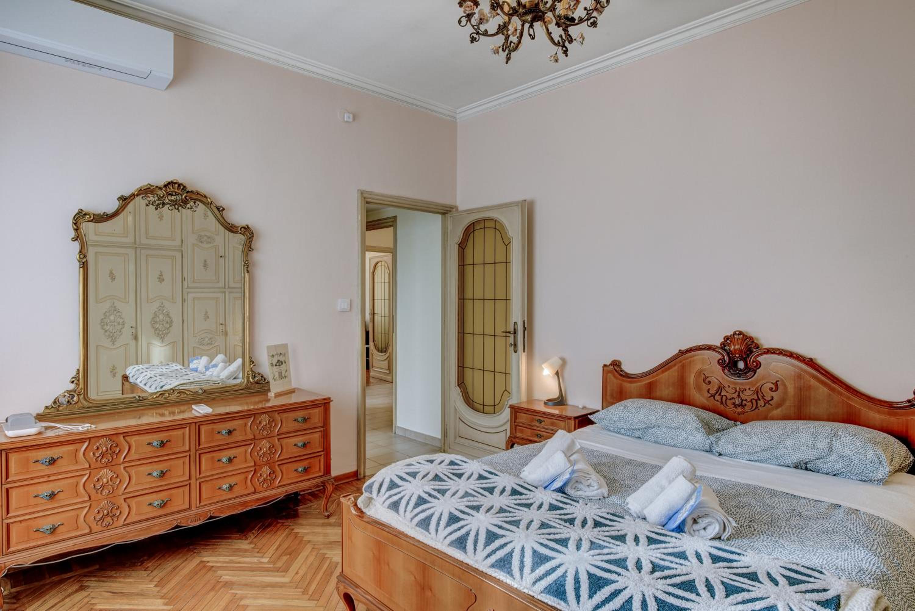 One-Bedroom Apartment - Photo 30