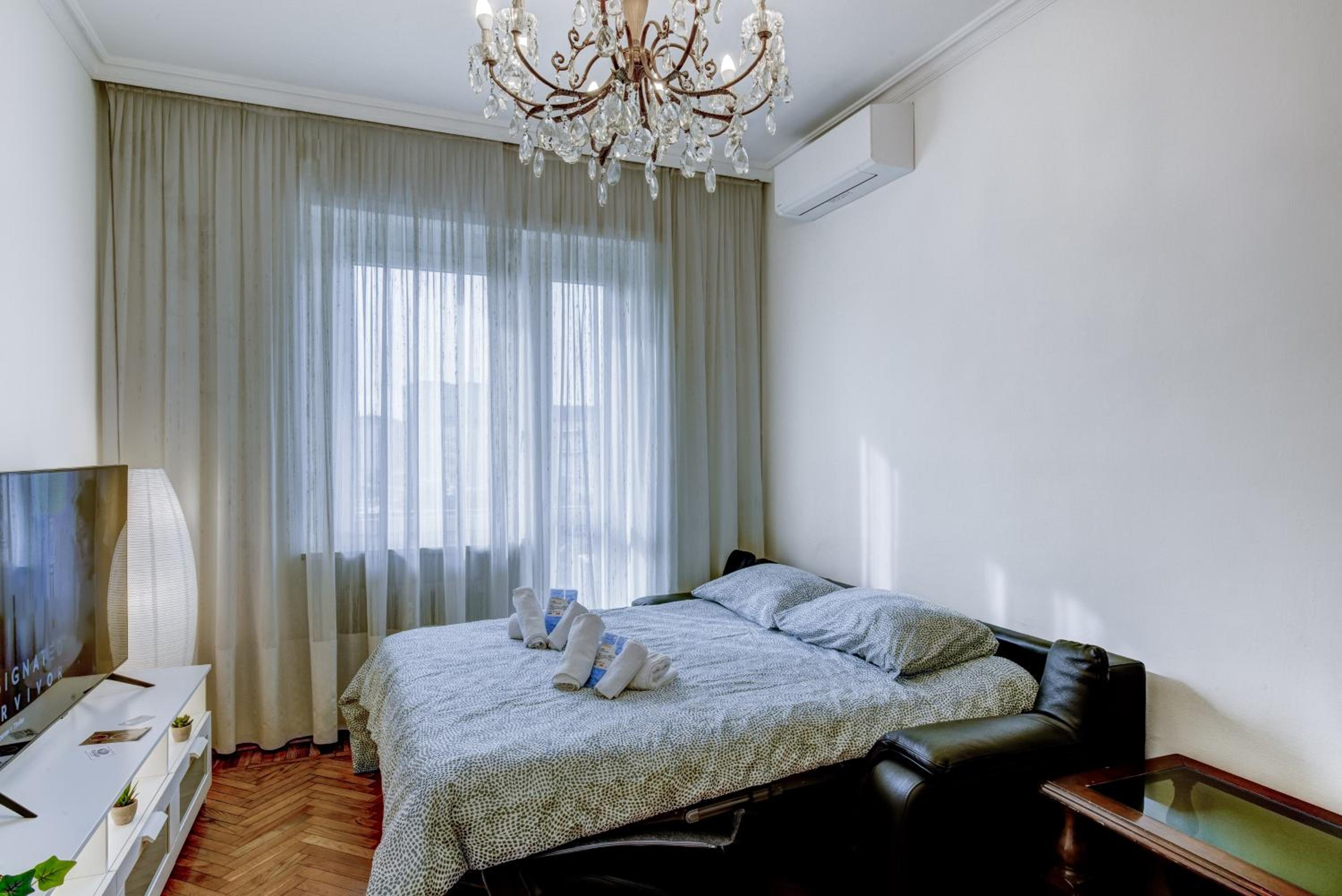 One-Bedroom Apartment - Photo 5
