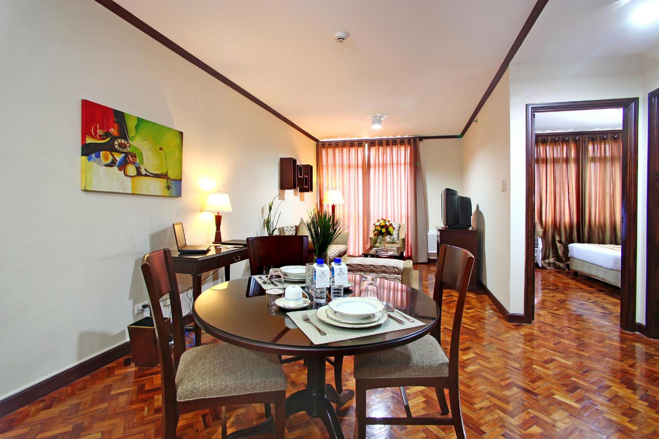 One Bedroom Executive - Photo 3