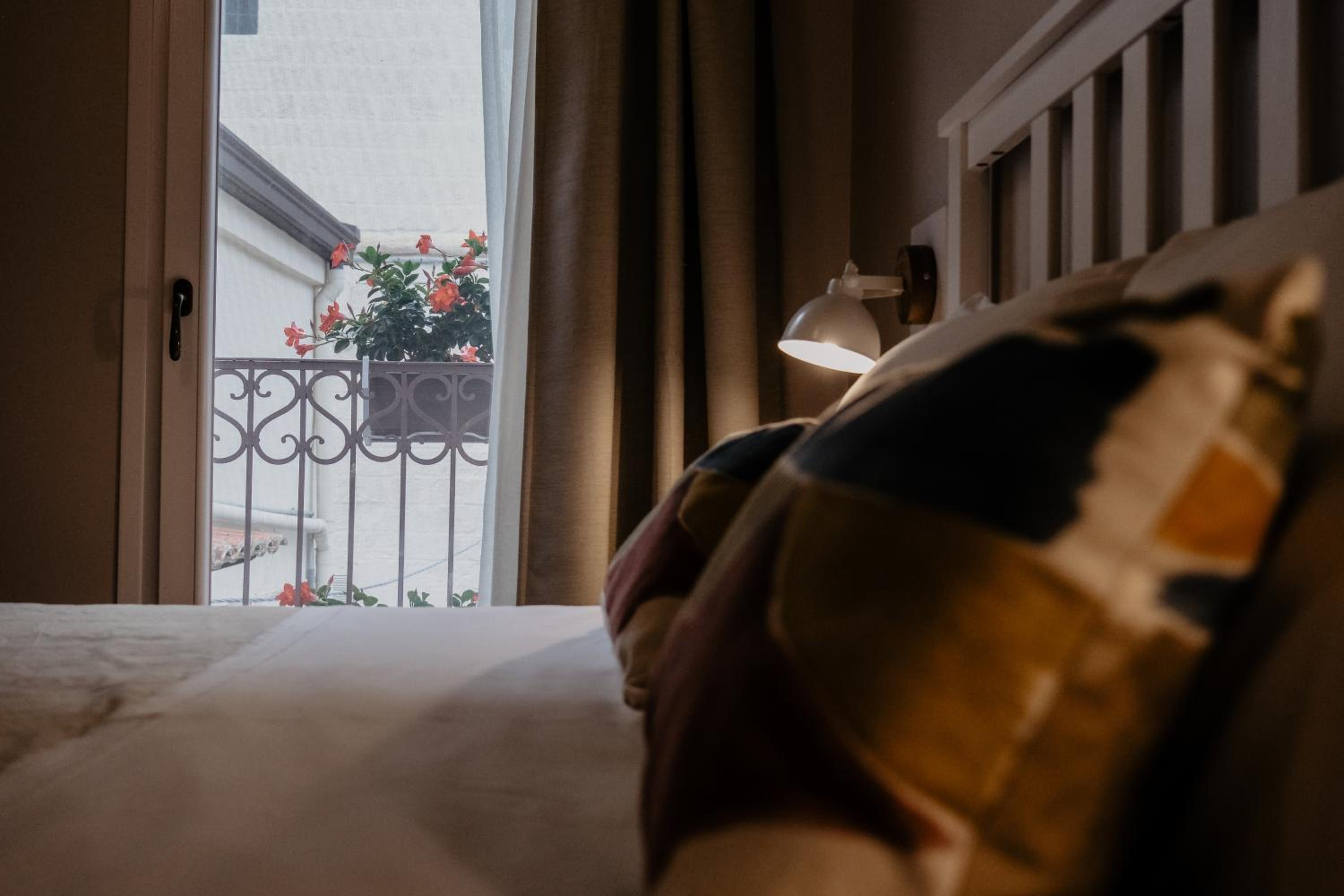Deluxe Double Room with Extra Bed photo 2