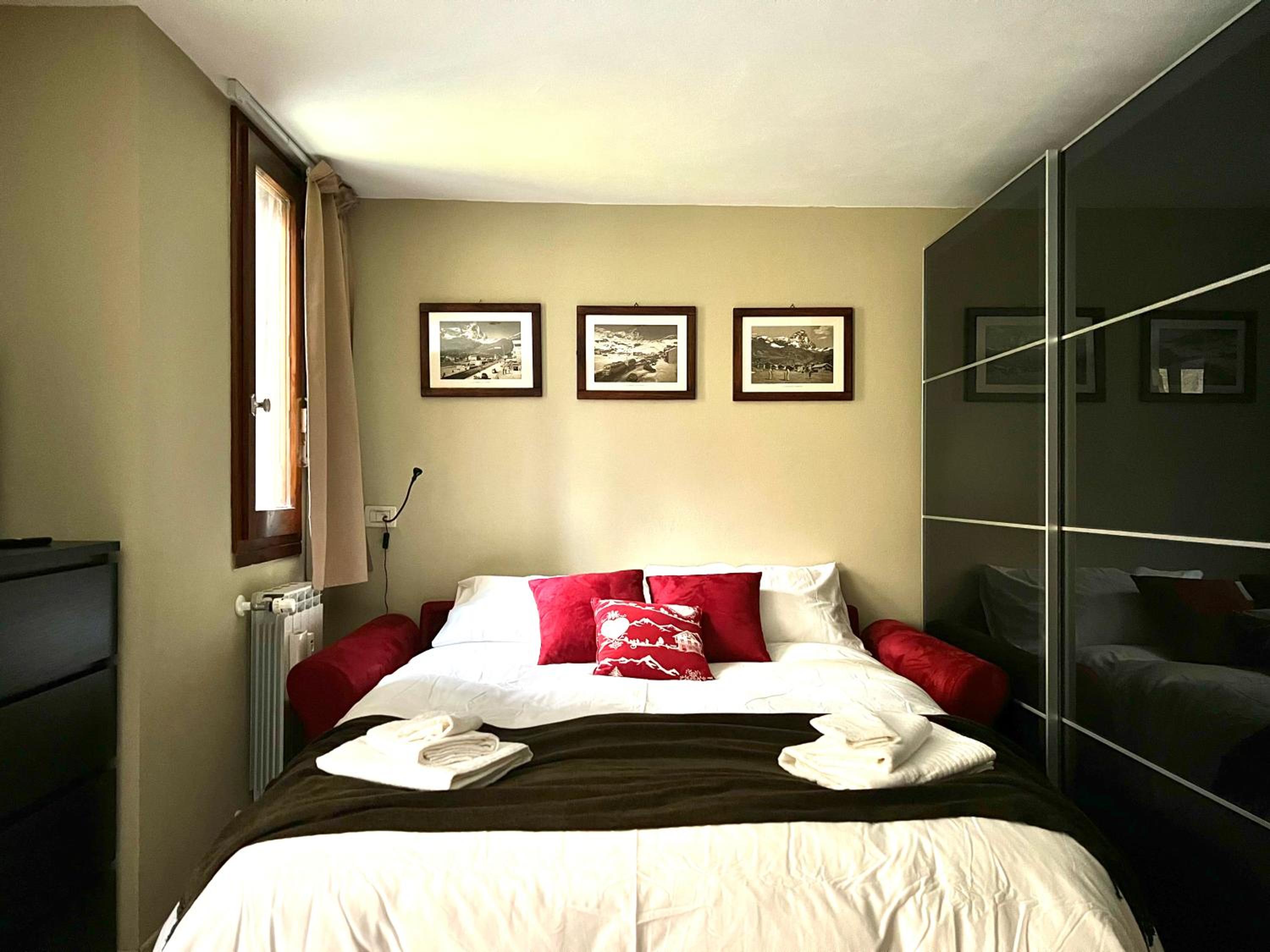Studio Apartment photo 2