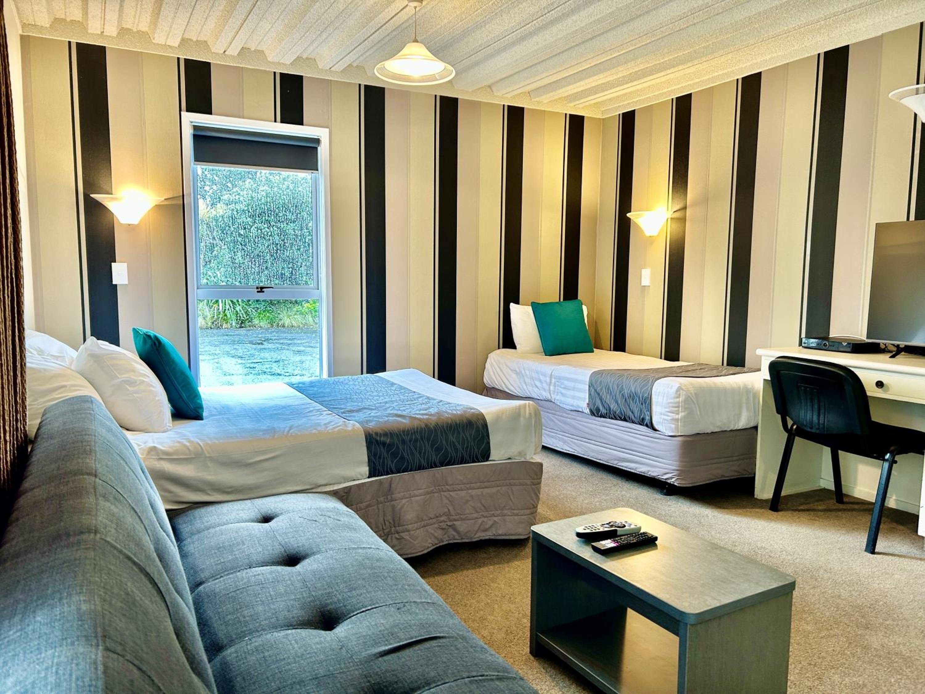 Family Room with Garden View