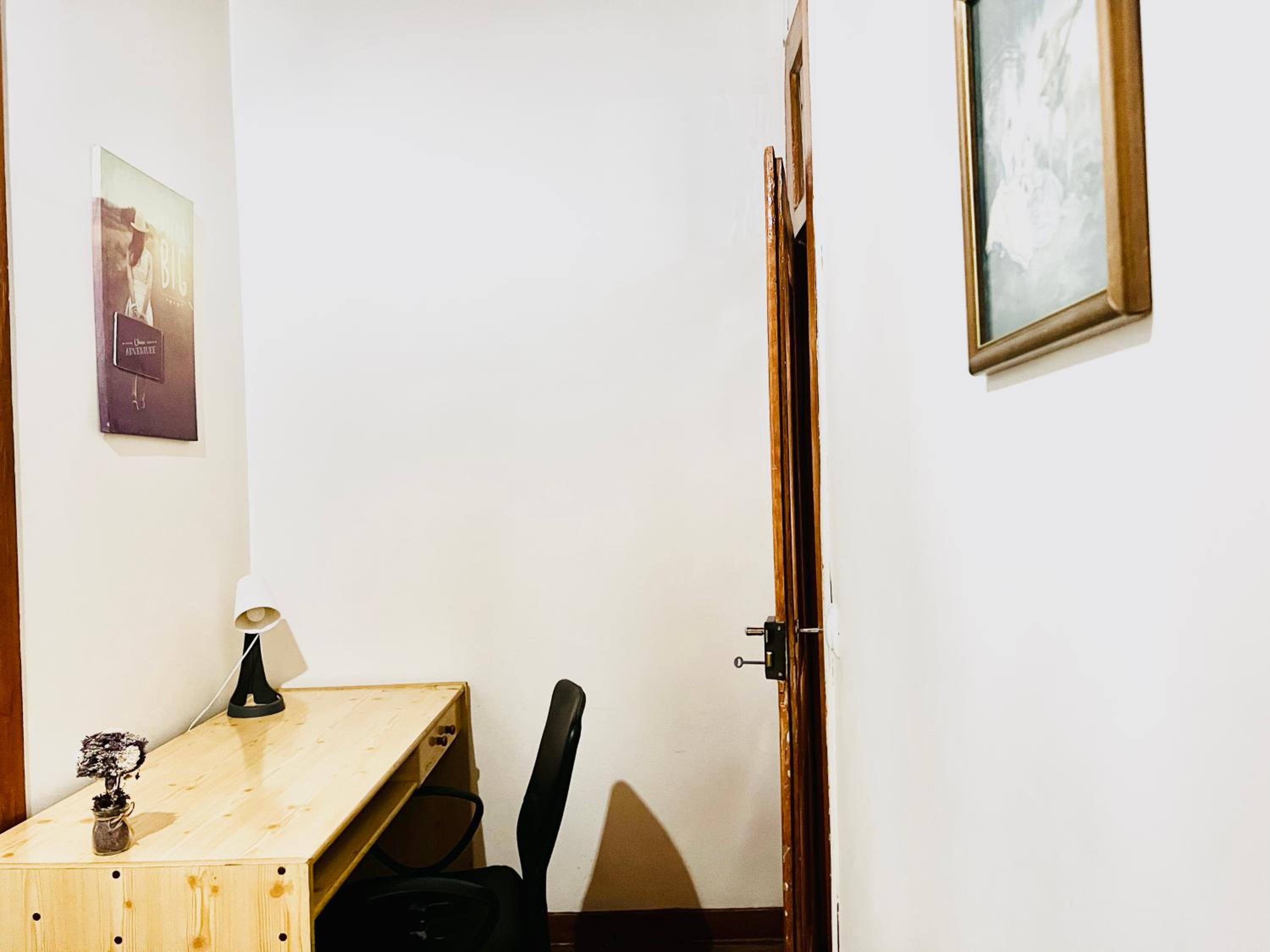Three-Bedroom Apartment - Photo 9