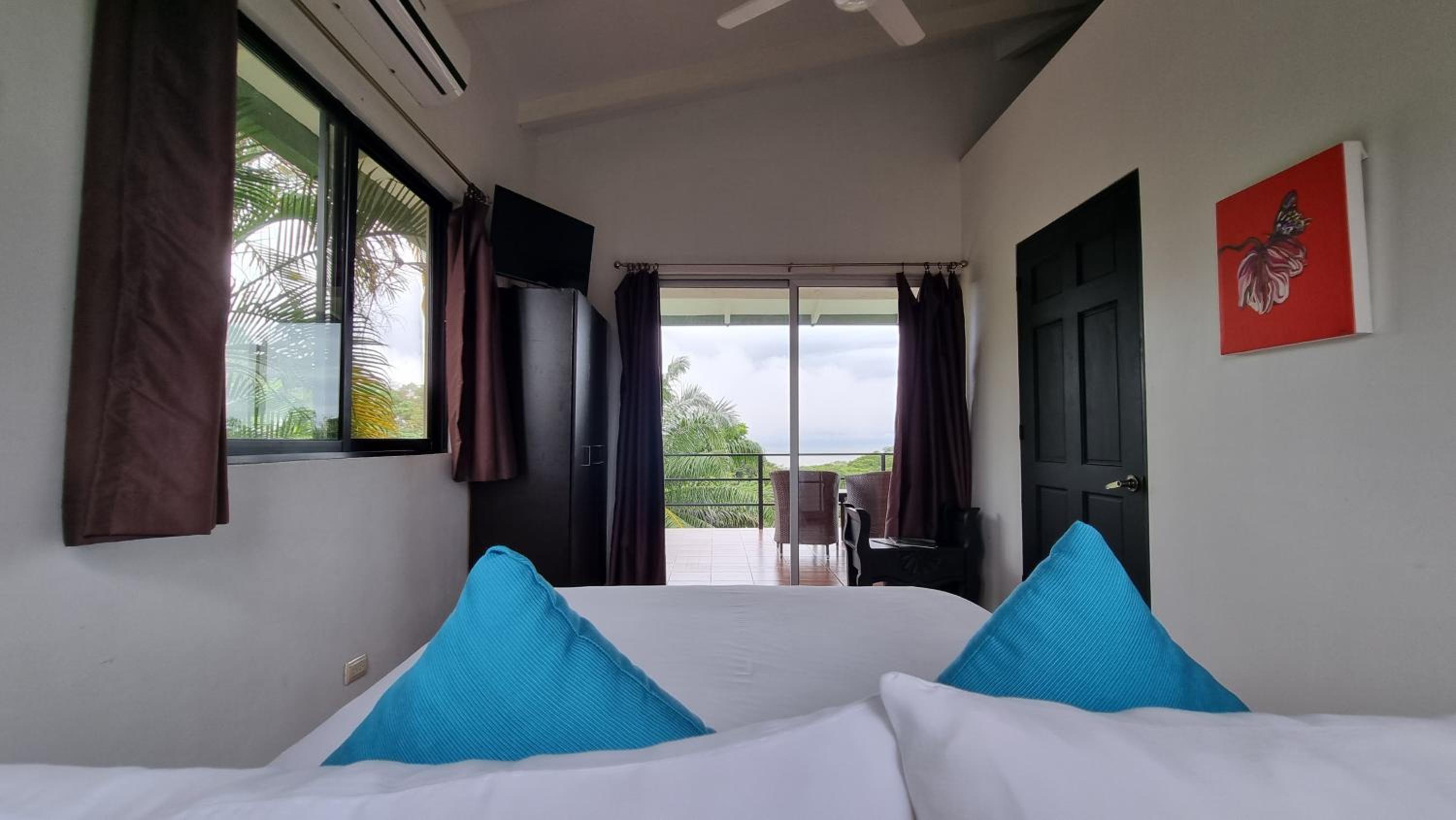 Queen Room with Sea View photo 3