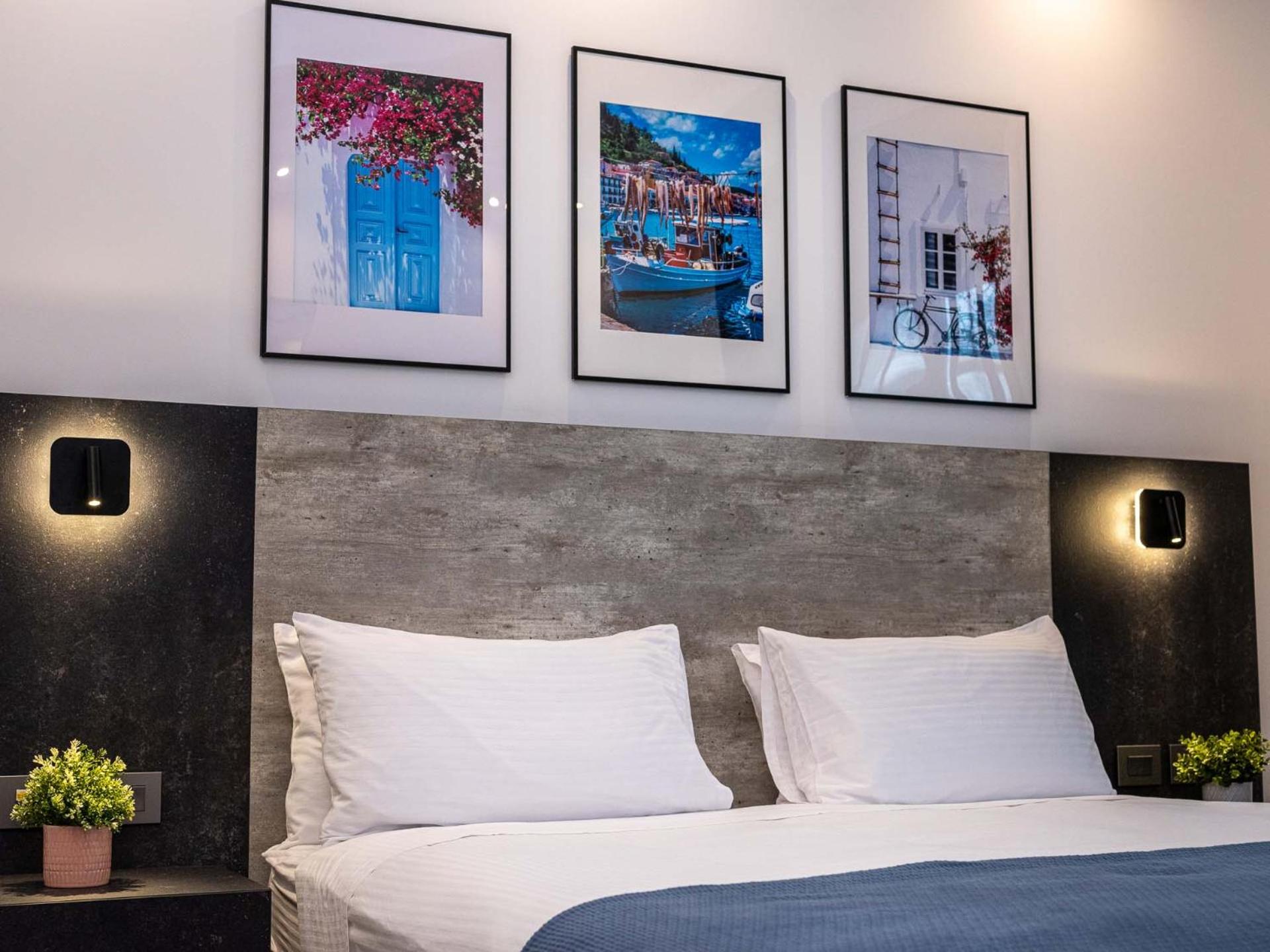 Executive Suite - Photo 19