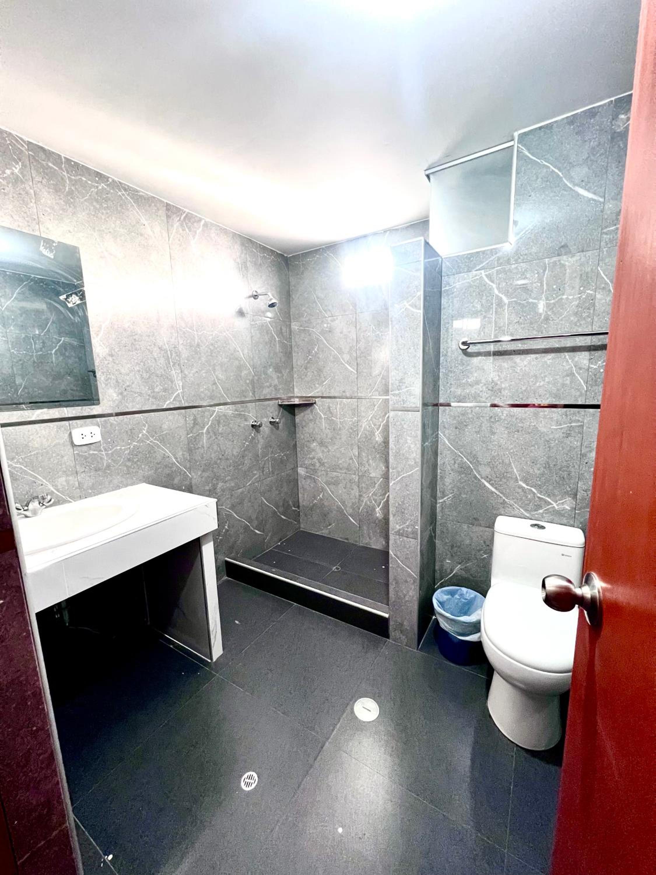 Single Room with Private Bathroom photo 3