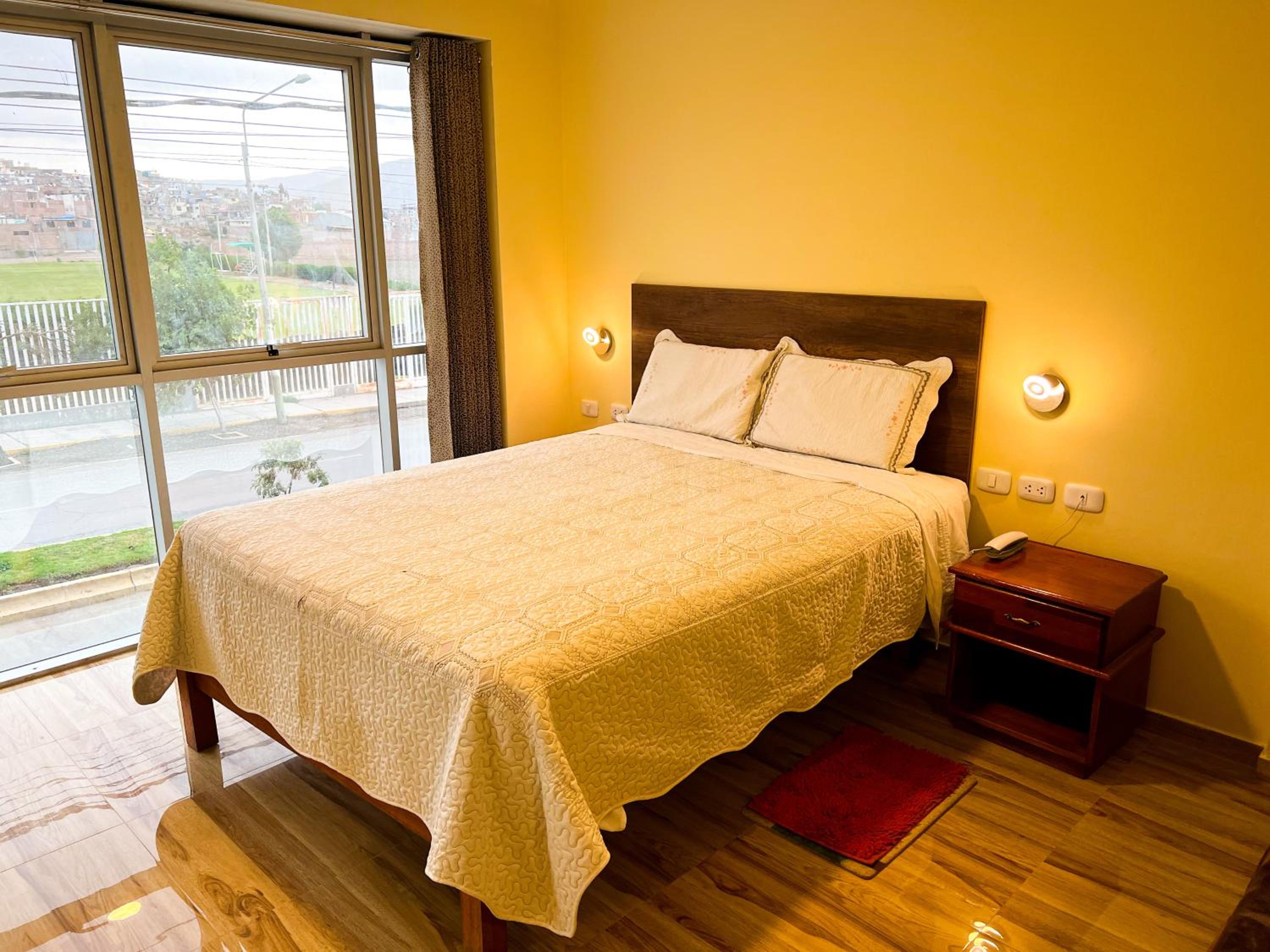 Single Room with Private Bathroom photo 2