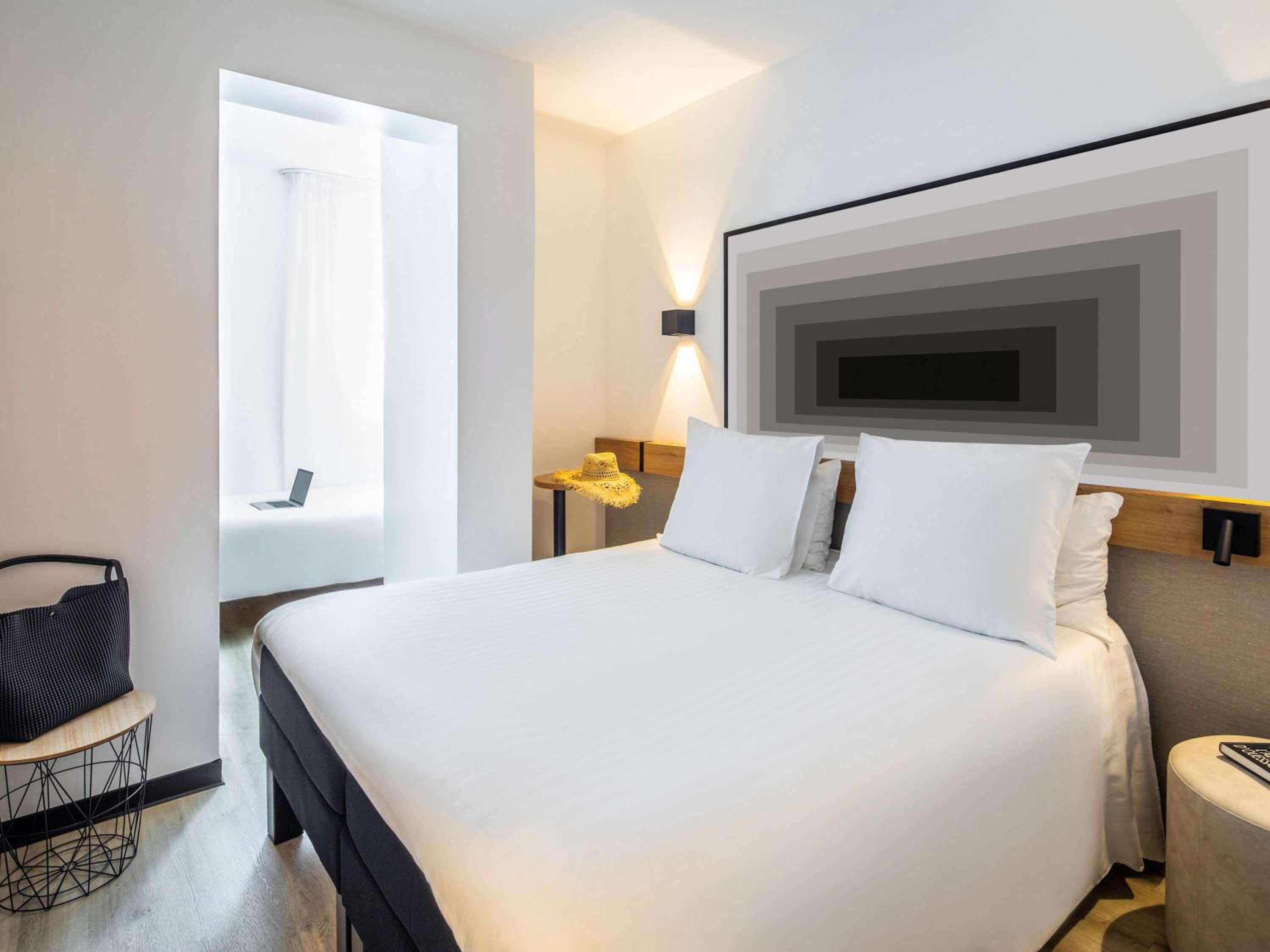 Standard Twin Room - Photo 3