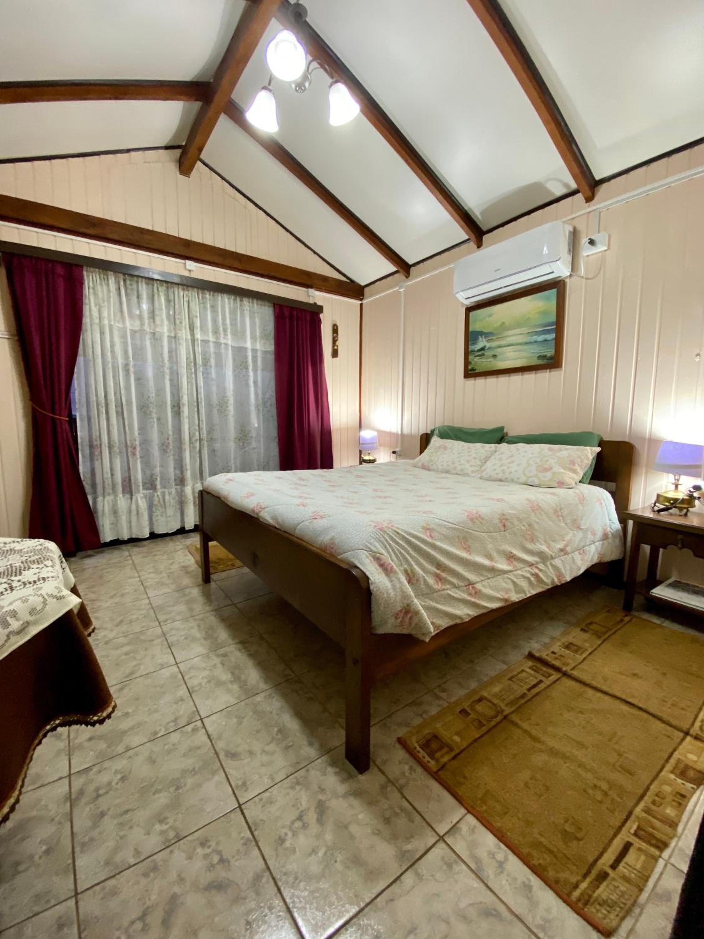 One-Bedroom House photo 1
