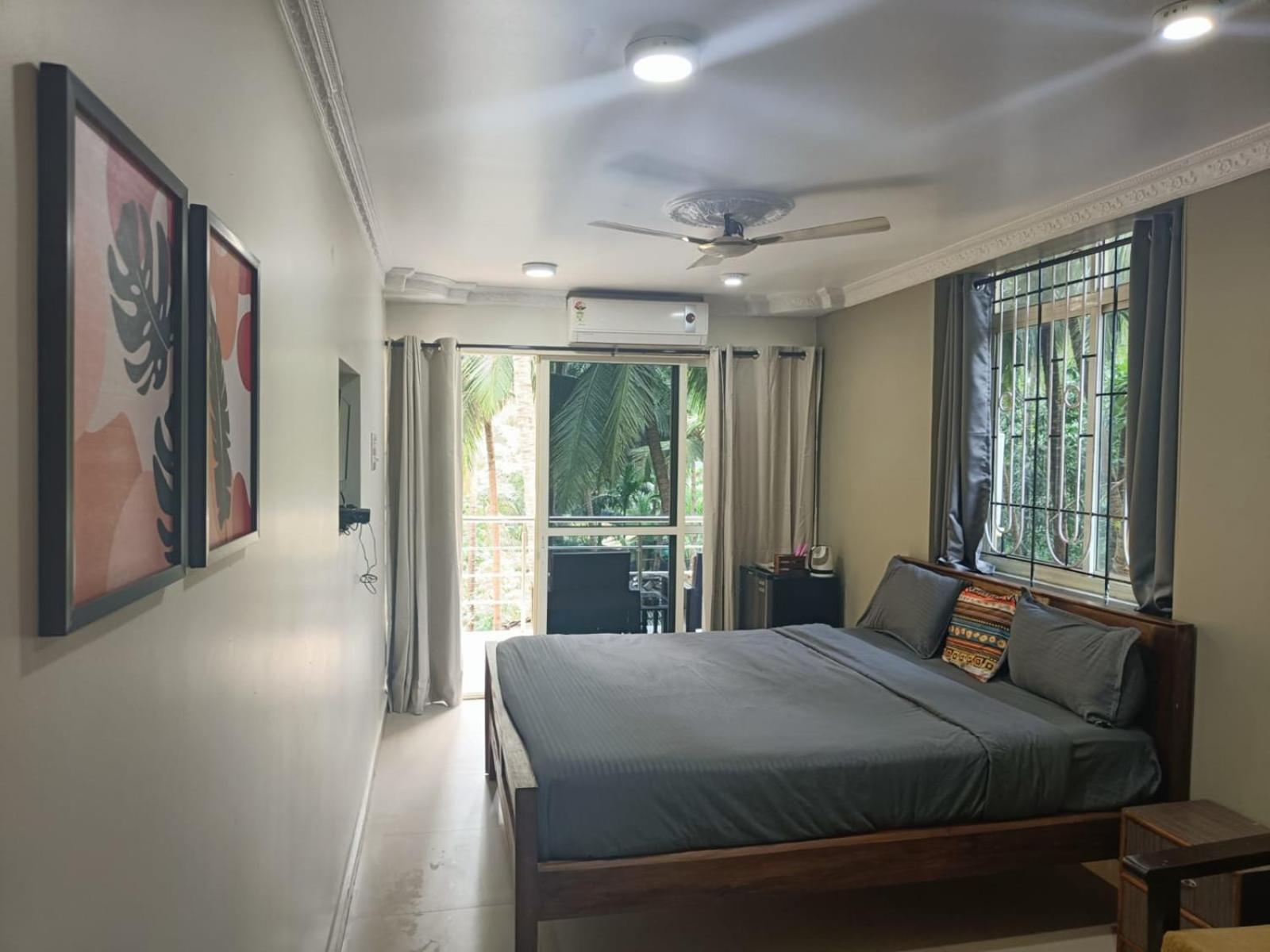 Deluxe Double Room with Balcony - Photo 2