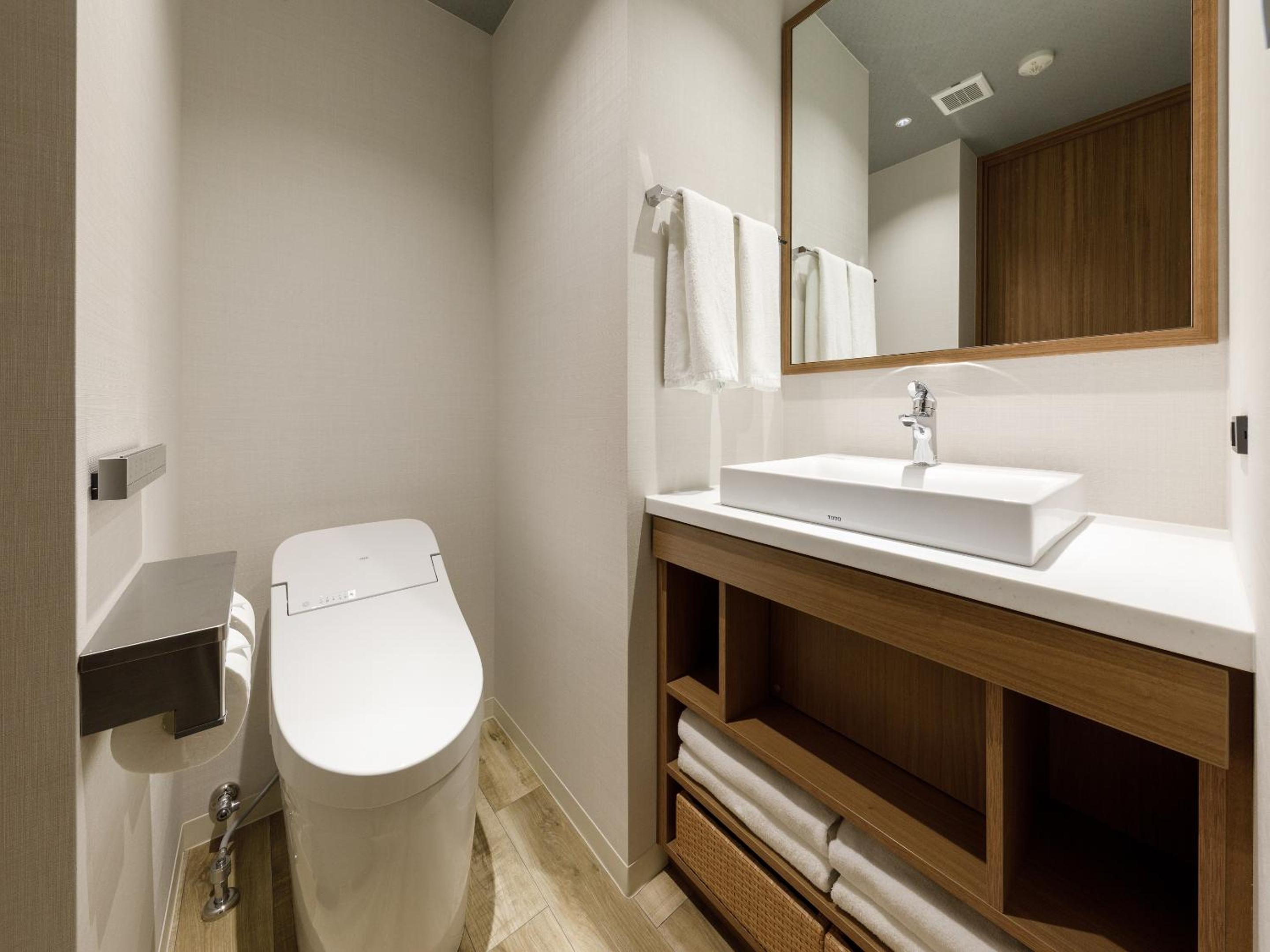 Standard Quadruple Room - Non-Smoking - Photo 5