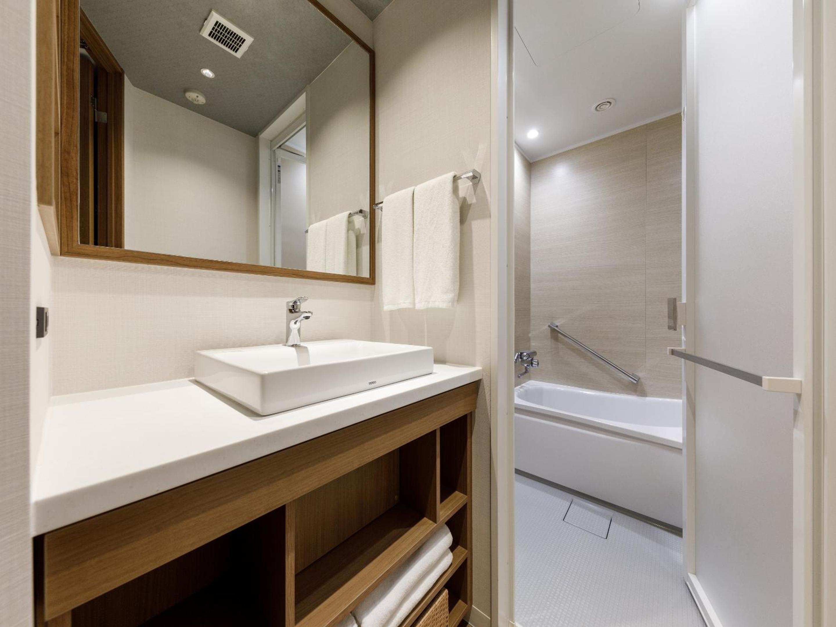 Standard Quadruple Room - Non-Smoking - Photo 4