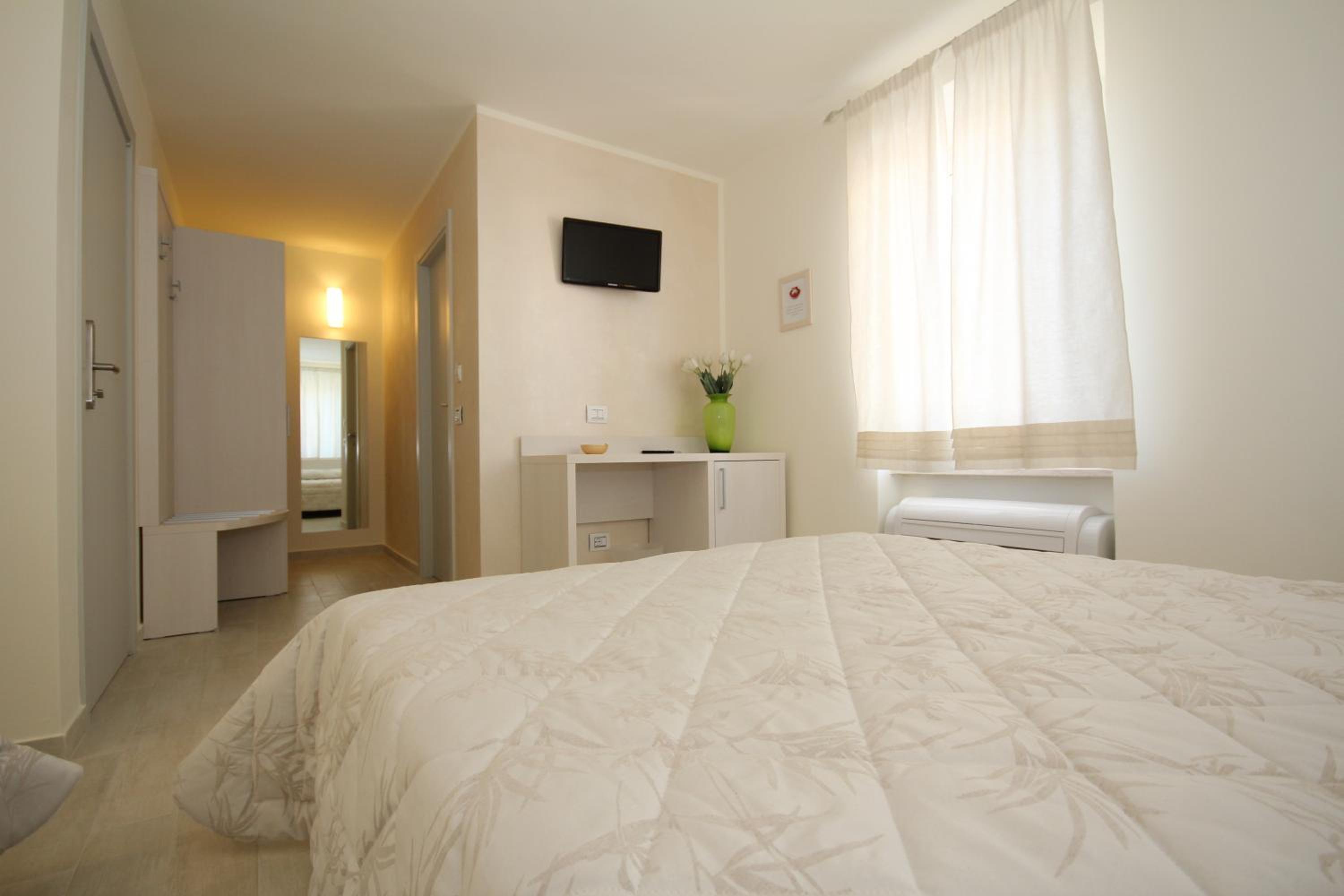 Triple Room - Photo 1