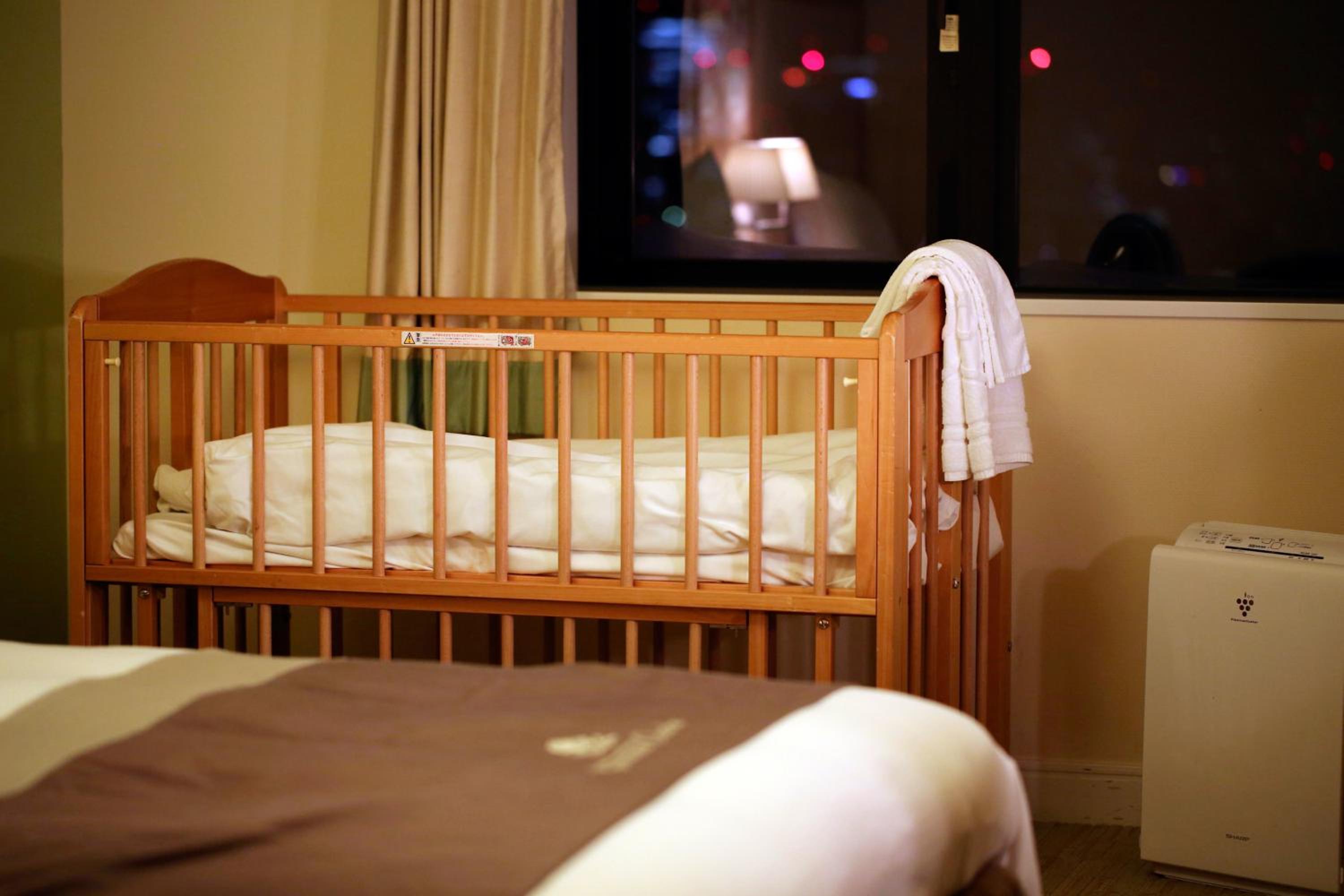 Twin Room with Extra Bed - Non-Smoking thumbnail 5