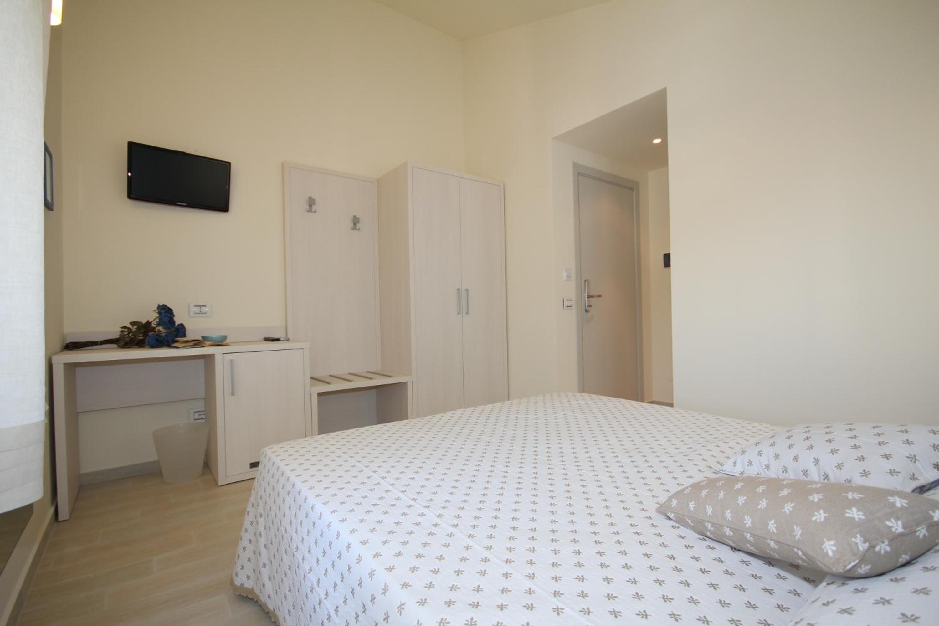Double Room - Photo 1