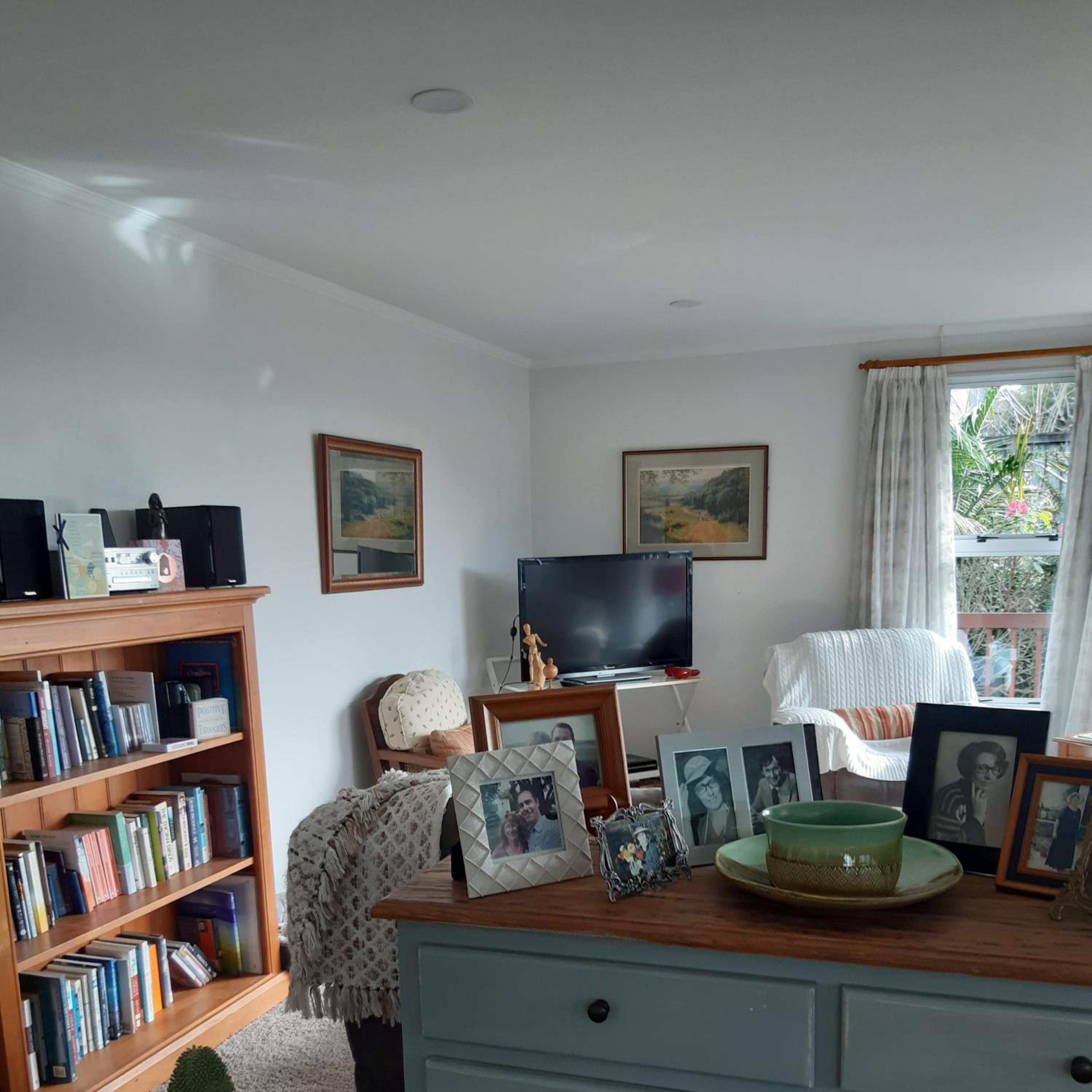Standard King Room - Photo 13