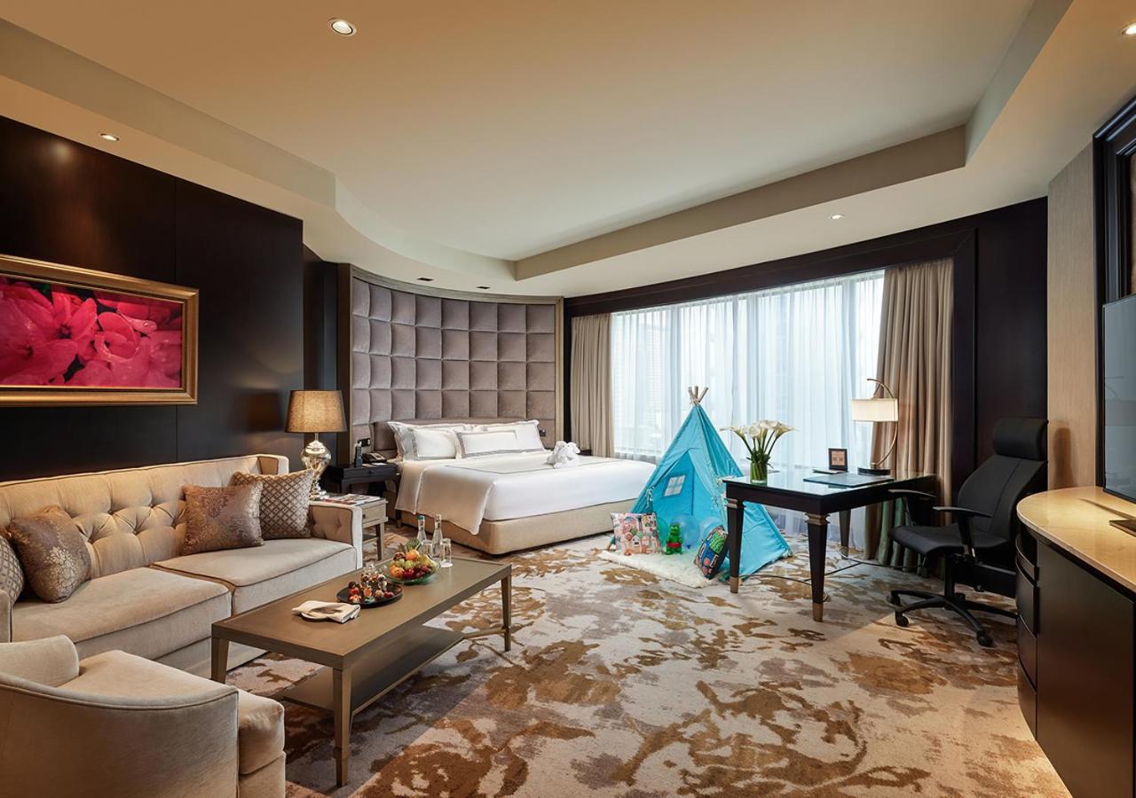Studio Executive Suite - Photo 3